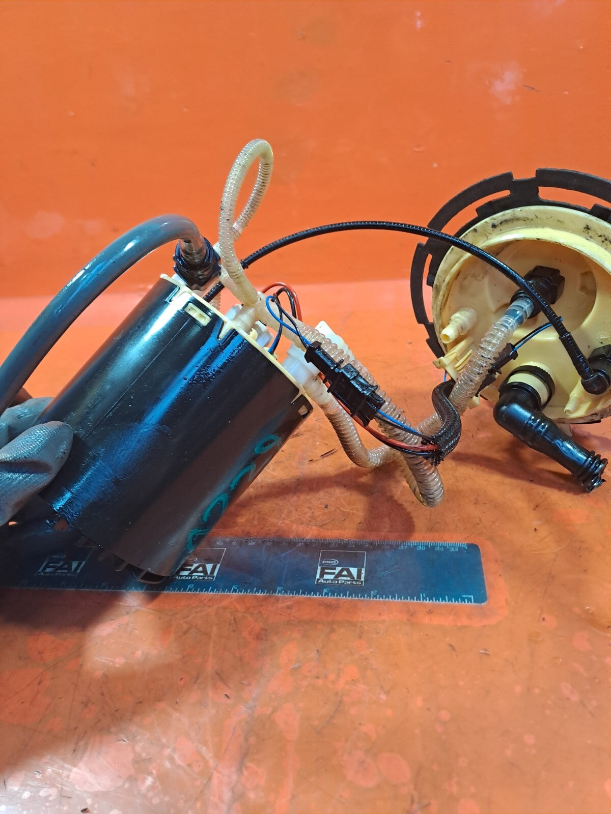✅2011 LAND ROVER DISCOVERY 4 L319 3.0D FUEL PUMP SENDER UNIT AH22-9039-BD A239 - Image 2