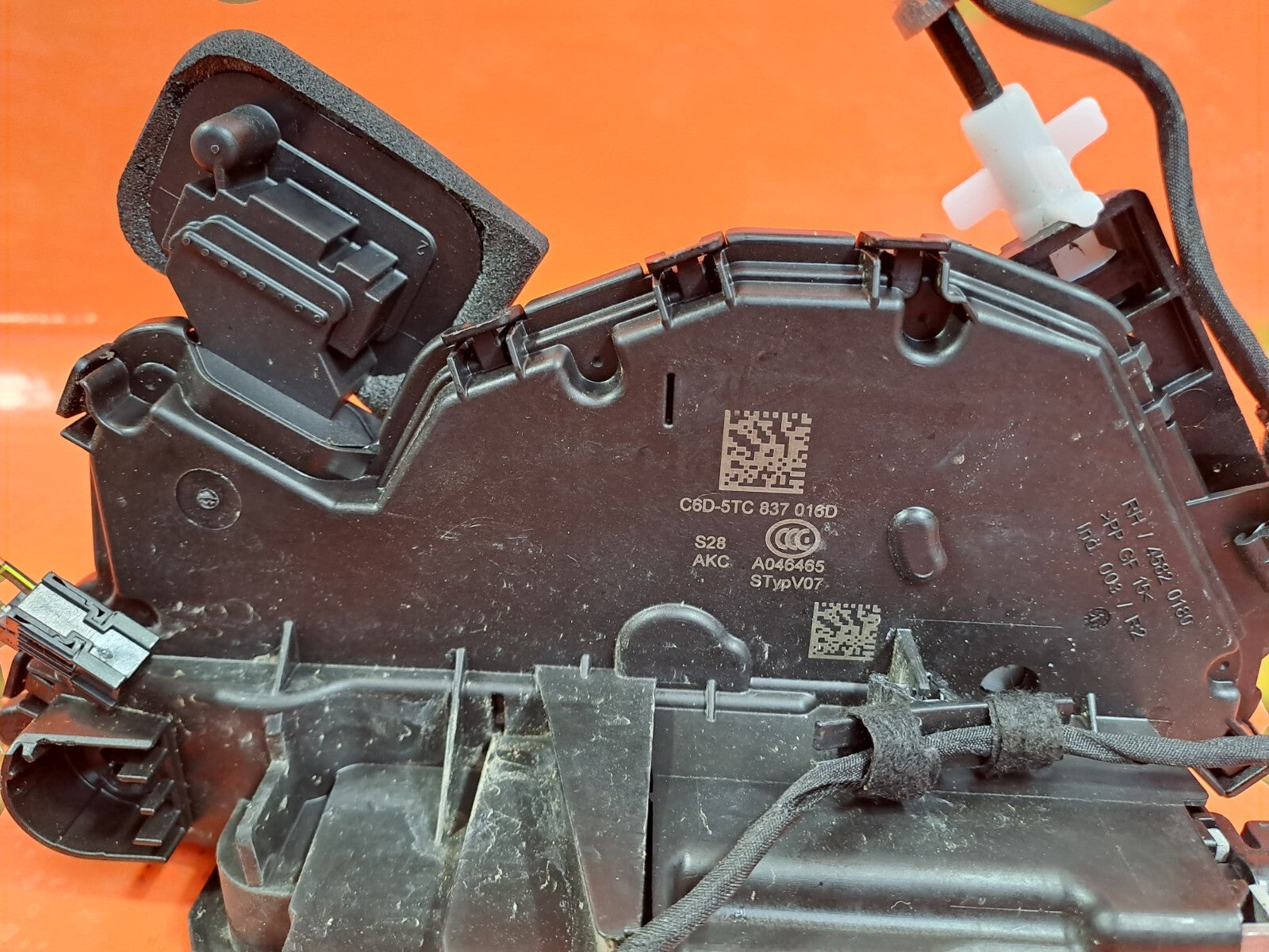 Cupra Leon VZ2 2023 1.4 Petrol FRONT RIGHT DOOR LOCK MECHANISM C6D-5TC837016D - Image 6