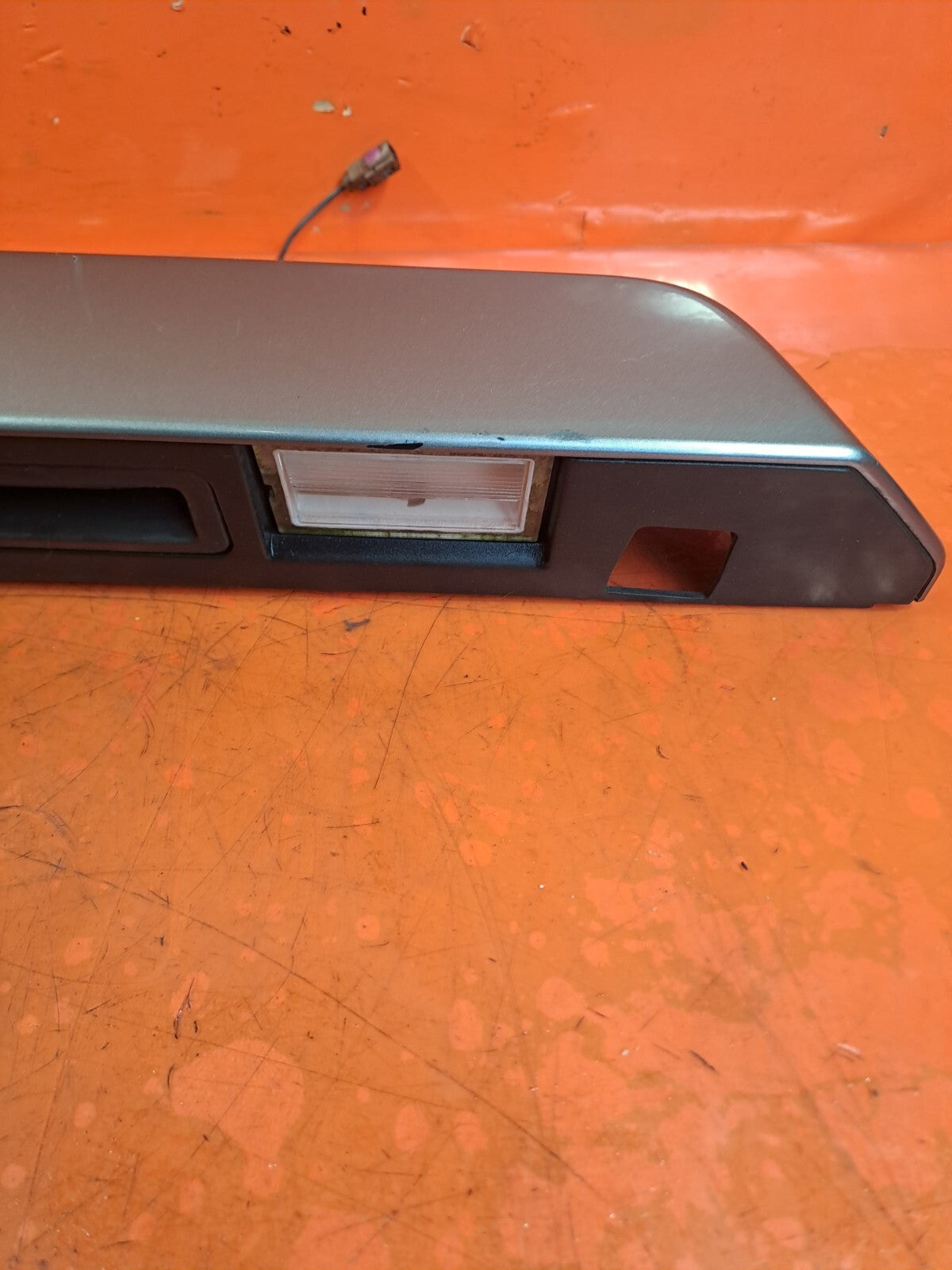✅2010 LAND ROVER DISCOVERY 4 L319 TAILGATE HANDLE LICENSE LIGHT AH22-431E76-BA - Image 3