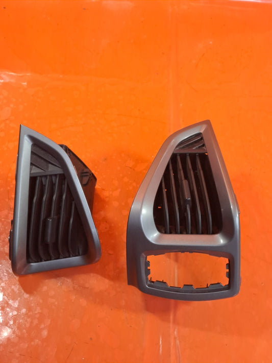 ✅FORD TRANSIT CUSTOM 2.2 DIESEL 2013 DASHBOARD AIR VENTS BK21V018B09CA Warranty - Image 2
