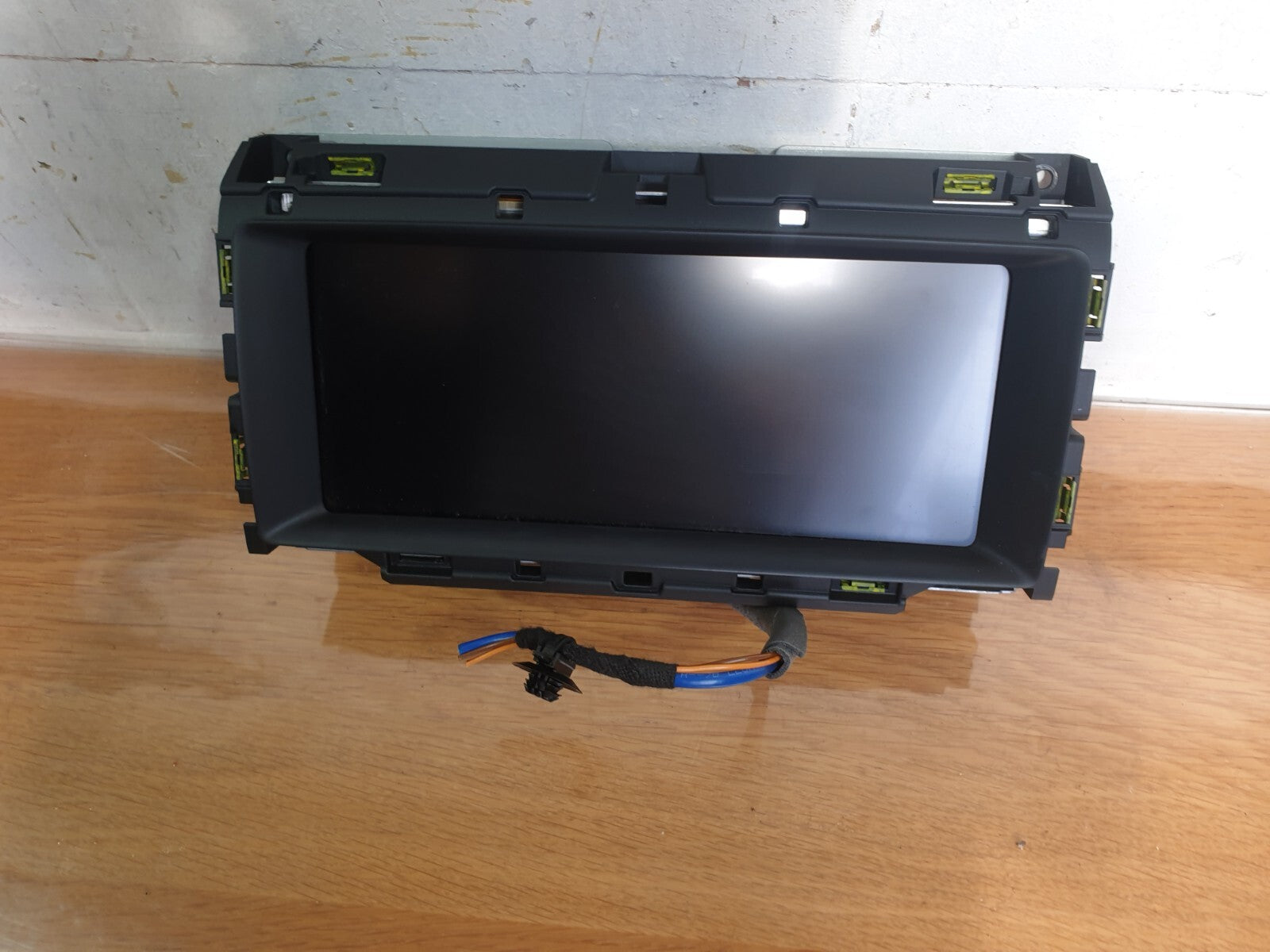 Jaguar F-Pace V6 3.0 Petrol 2017 SAT NAV DISPLAY SCREEN GX63-19C299-AC Warranty - Image 3
