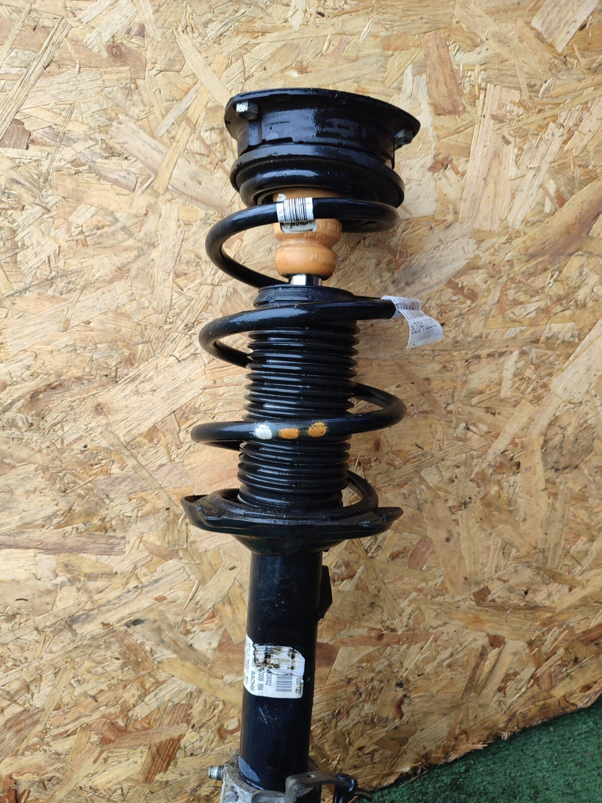 ✅Audi A3 E-Tron 2015 1.4 Petrol FRONT LEFT SUSPENSION LEG HUB 5Q0407251A A204 - Image 6