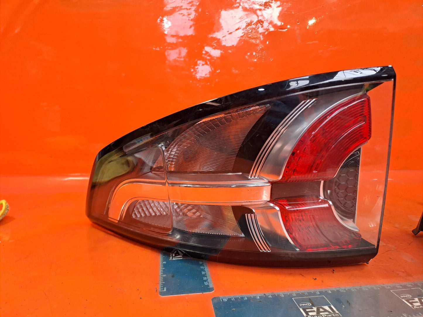 ✅2015 LAND ROVER DISCOVERY SPORT L550 REAR OUTER TAIL LIGHT PAIR FK72-13405-AE - Image 2