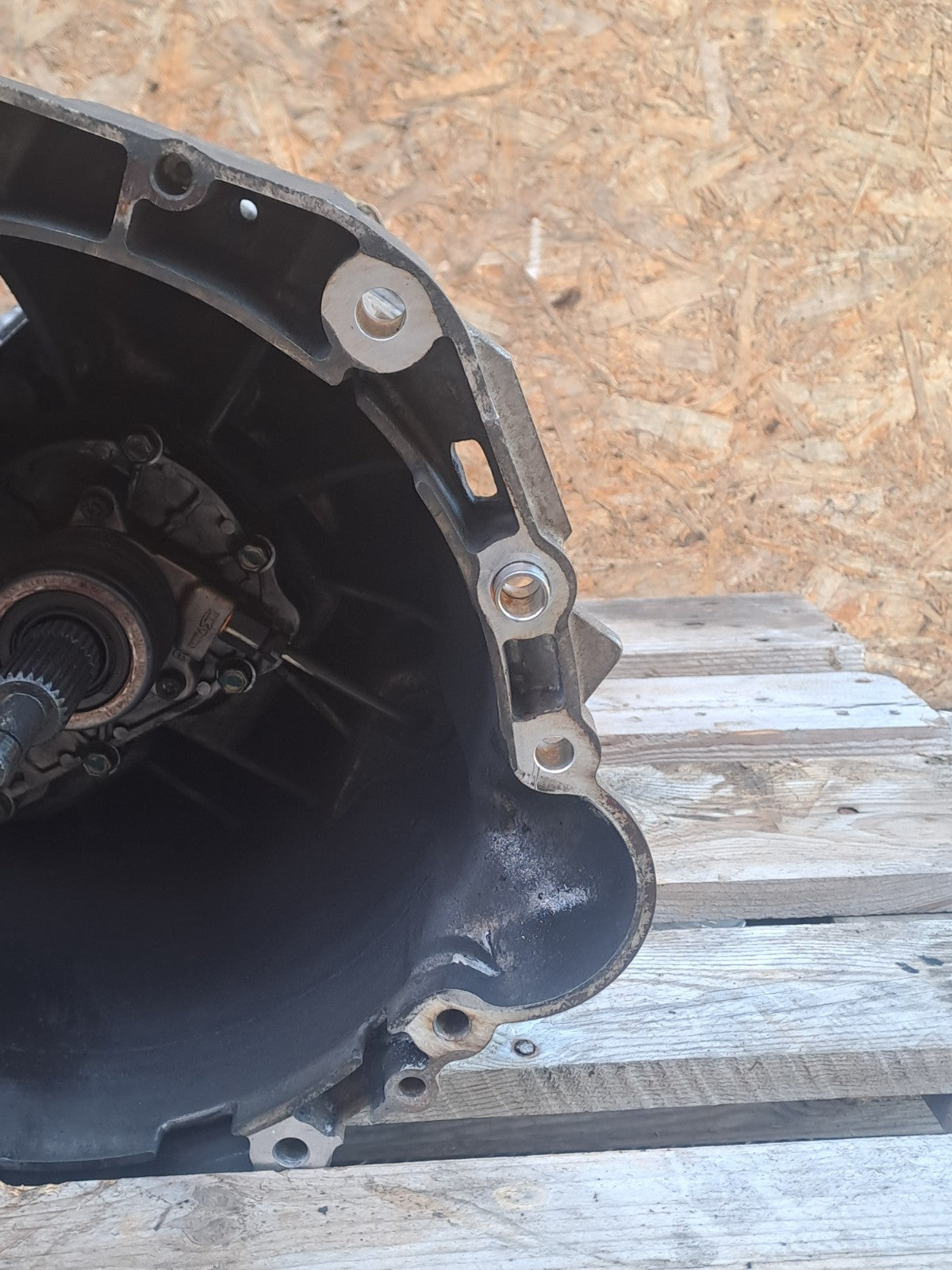 ✅SSANGYONG RODIUS TURISMO 2.2 DIESEL 2017 6 SPEED MANUAL GEARBOX 31020-32002 - Image 5