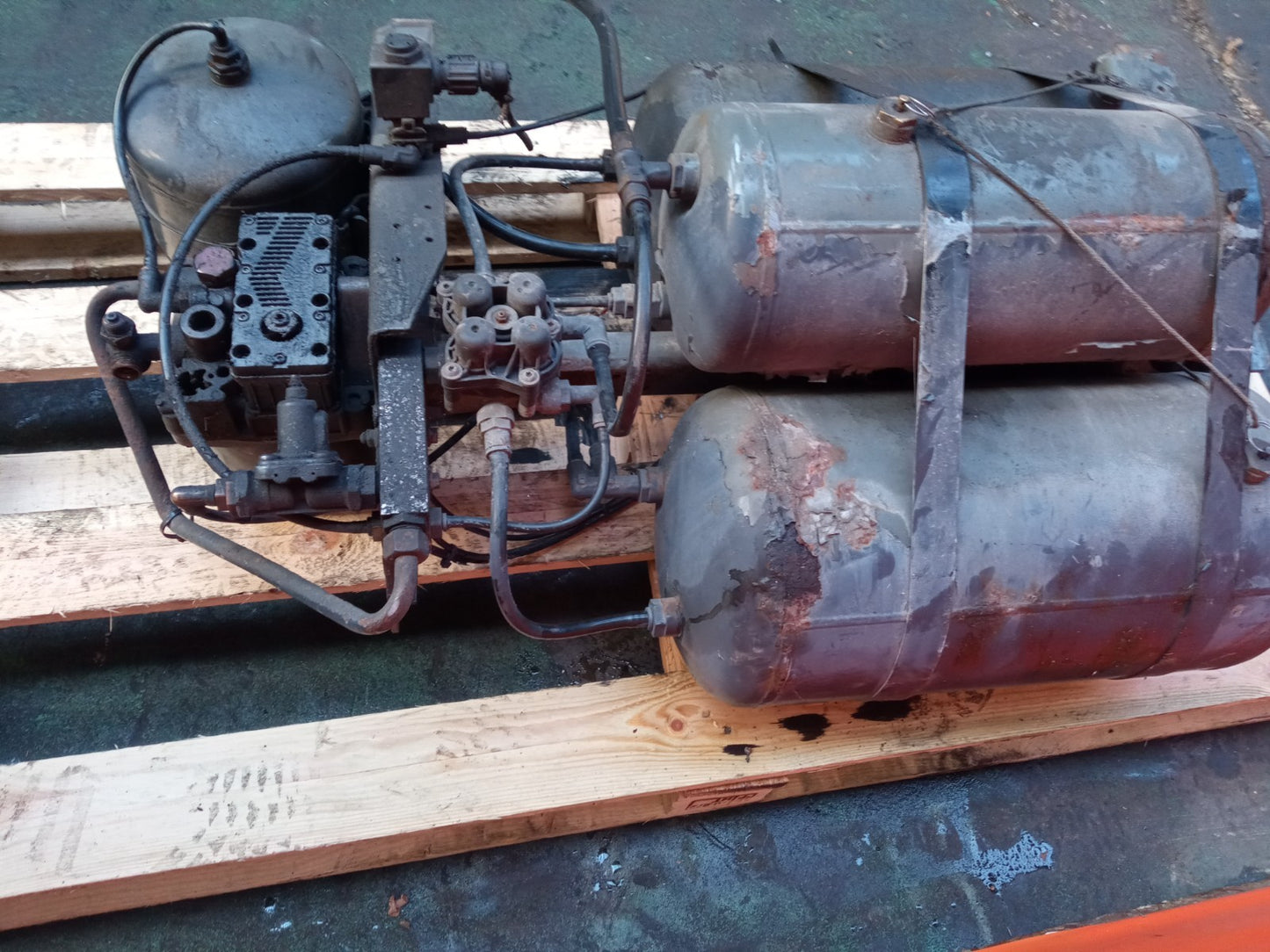 ✅Volvo FL 5.5 Diesel 2003 Air Tank Accumulator Assembly Warranty A324 - Image 12