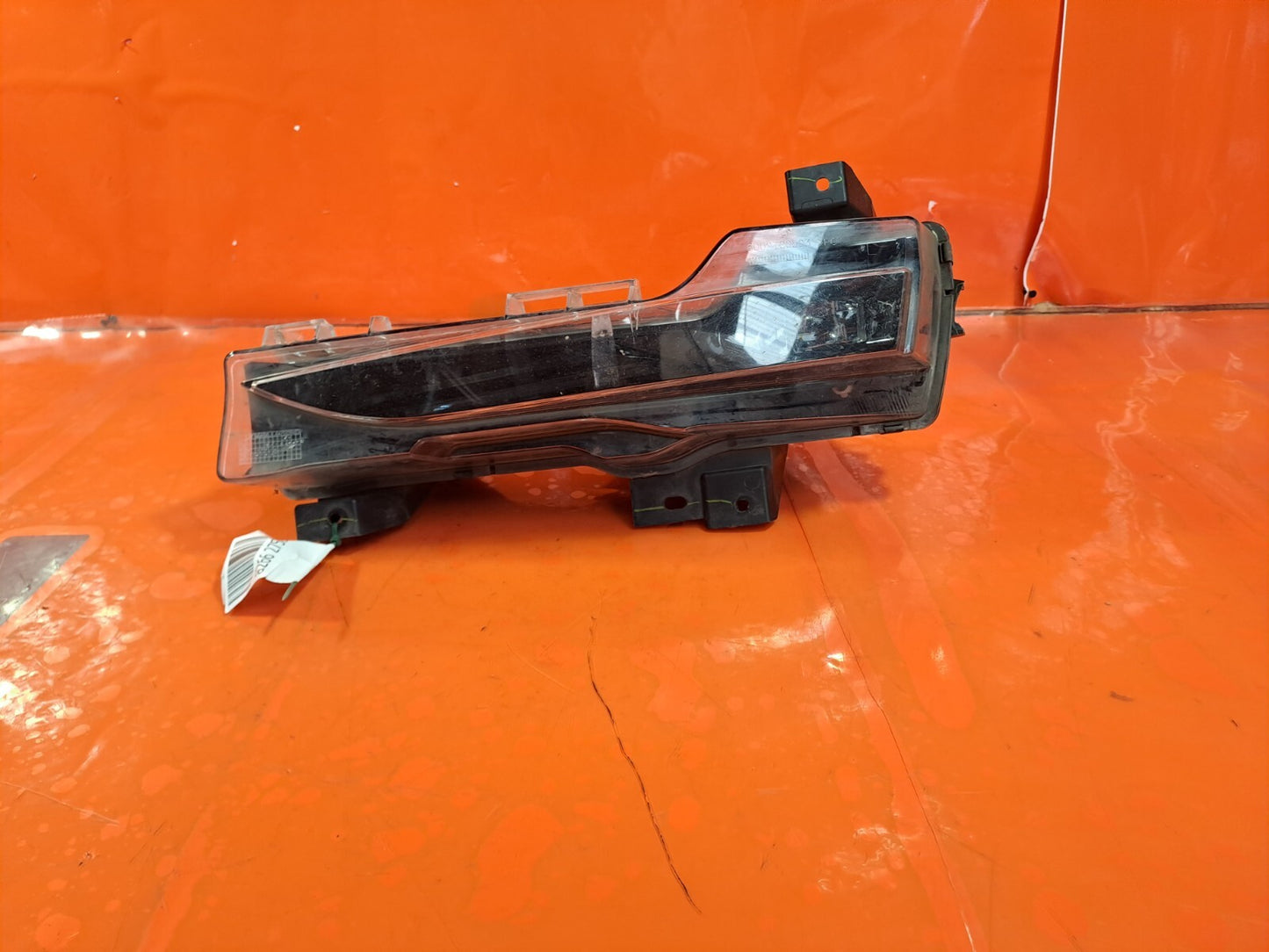 ✅2020 TESLA MODEL 3 FRONT LEFT FOG LIGHT 1077395-00-D + WARRANTY A266 - Image 2