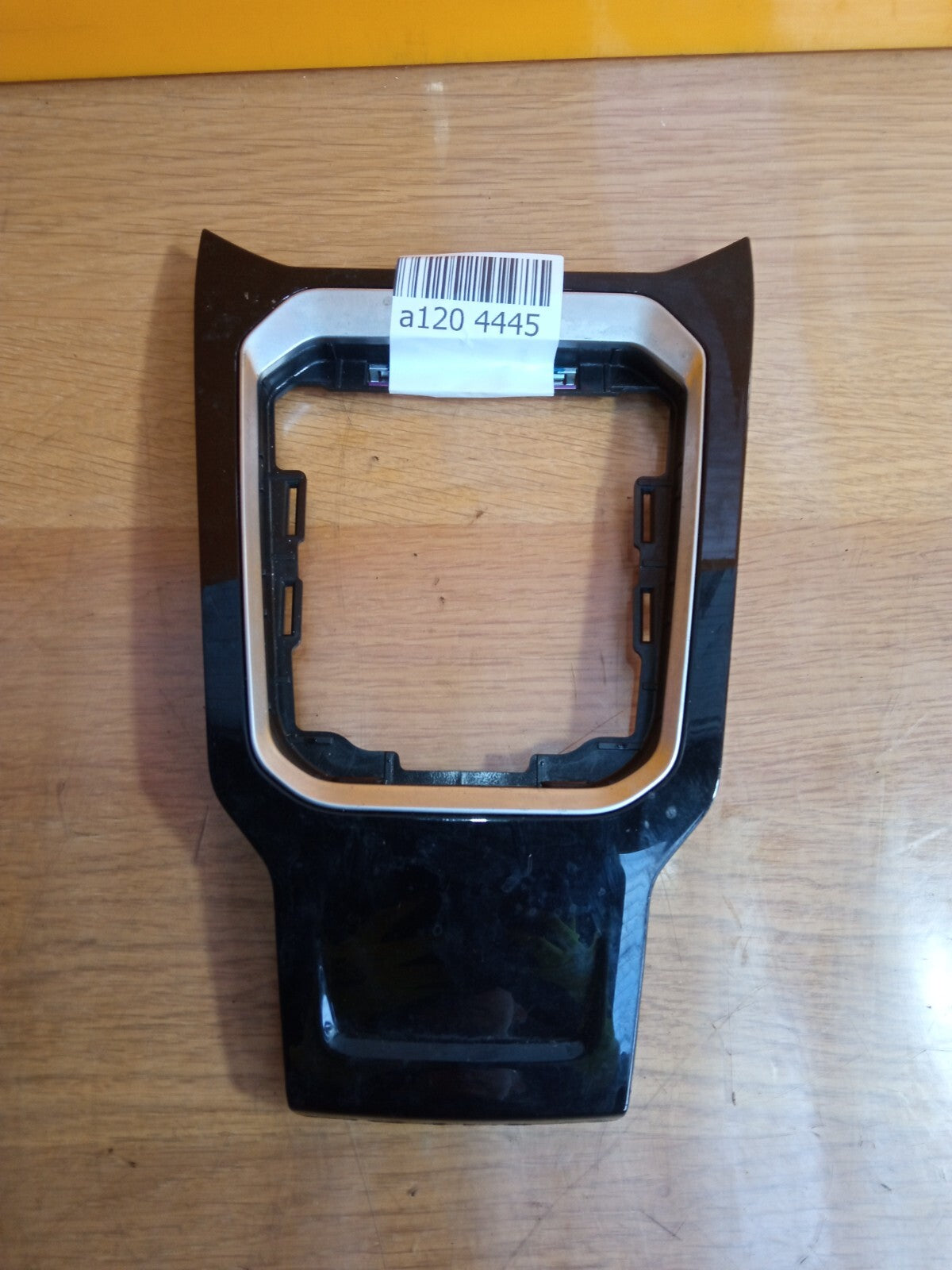 ✅VW T-ROC R-LINE 2018 CENTRE CONSOLE GEAR KNOB SURROUND COVER 2GA711456A A120 - Image 3