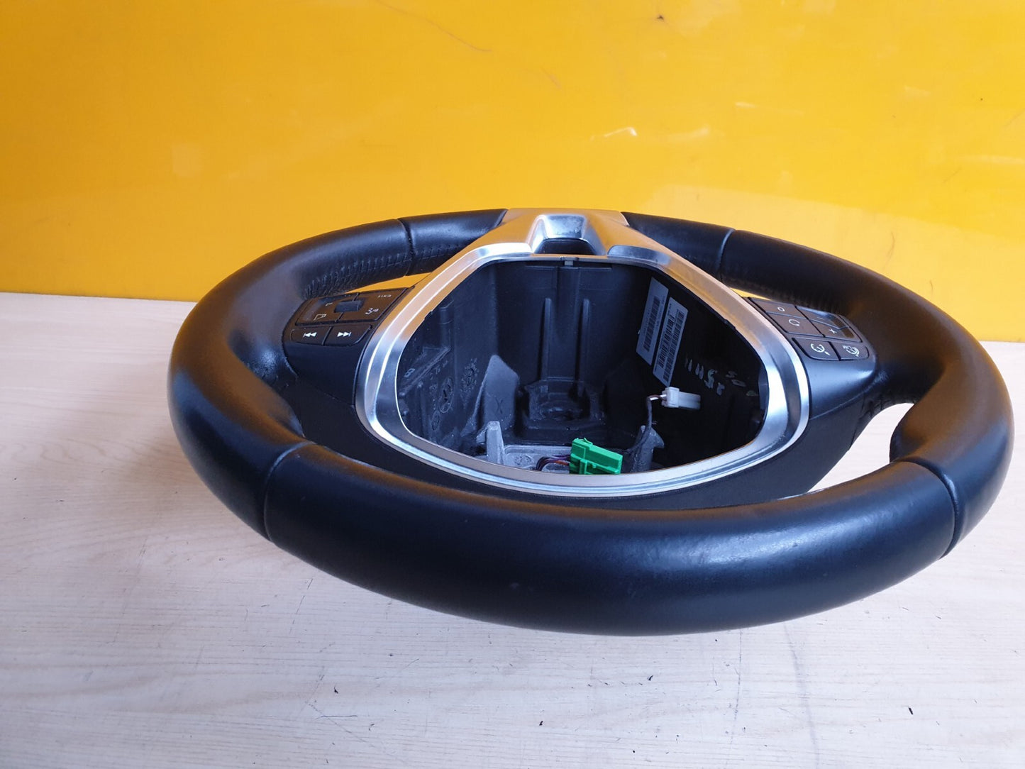 2018 VOLVO V40 Multifunction Steering Wheel 34220710A 34220709A X00 - Image 7