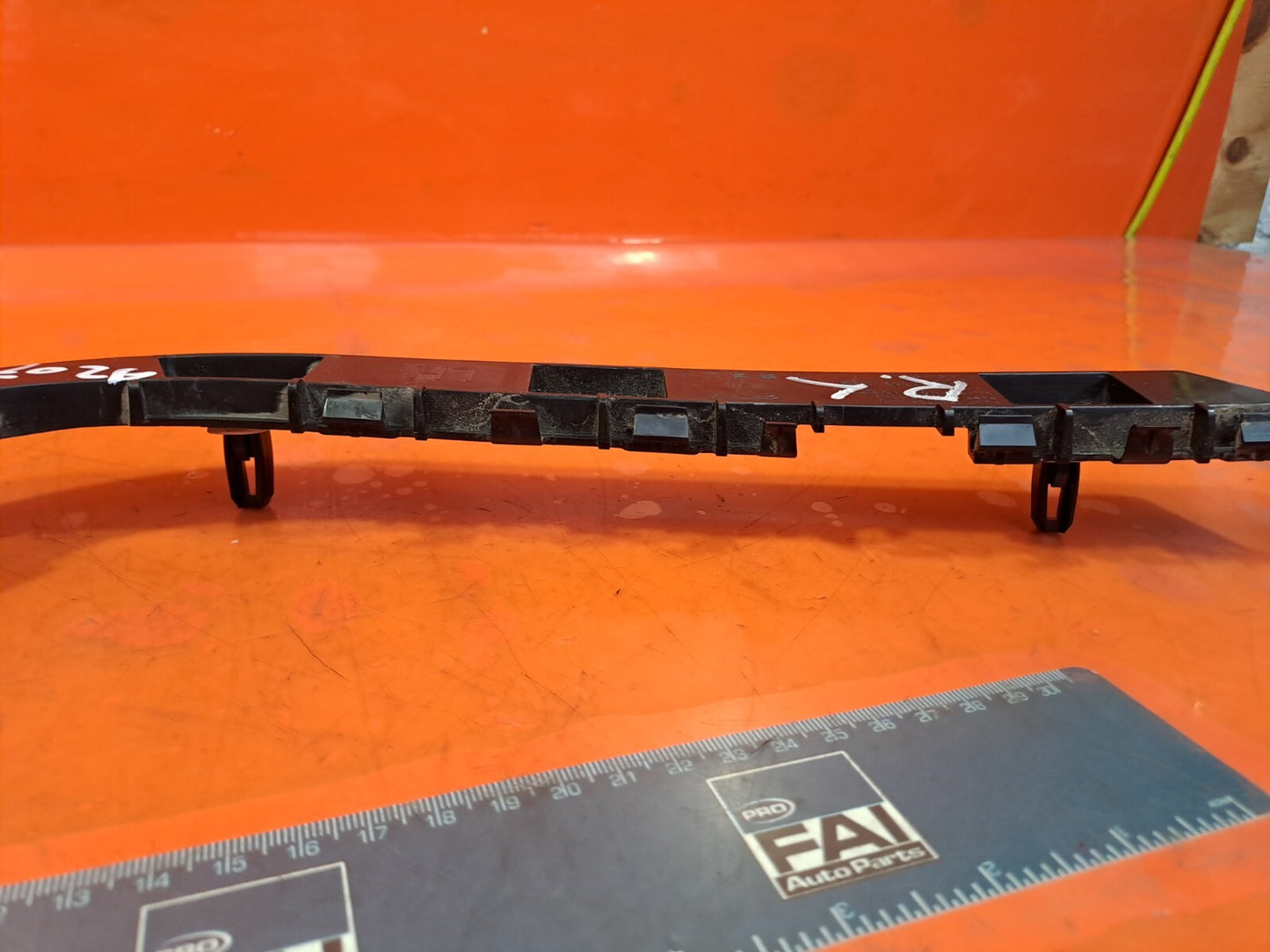 TESLA MODEL 3 LONG 2024 REAR LEFT WING SUPPORT BRACKET 1762734-00-C 1757097-00-D - Image 9
