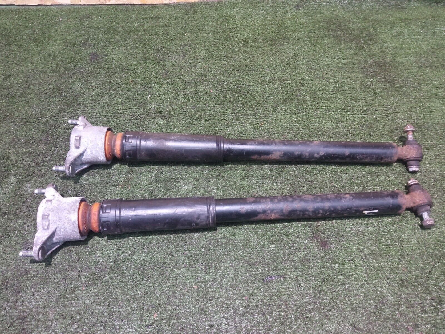 2015 MERCEDES A CLASS W176 AMG 2.1D REAR SHOCK ABSORBERS PAIR + WARRANTY A047