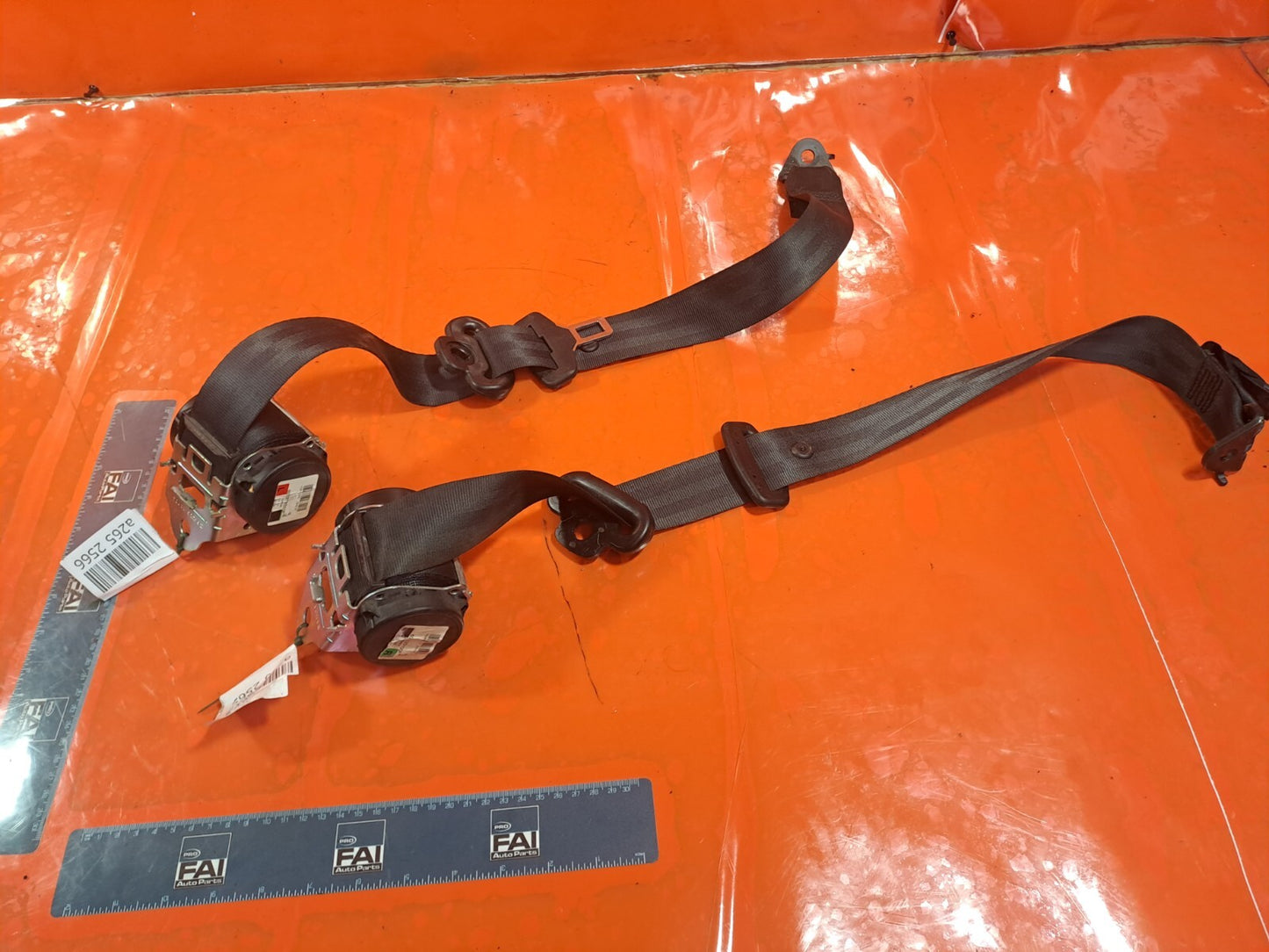 ✅2010 LAND ROVER DISCOVERY 4 L319 3rd ROW SEAT BELTS PAIR + WARRANTY A265 - Image 4