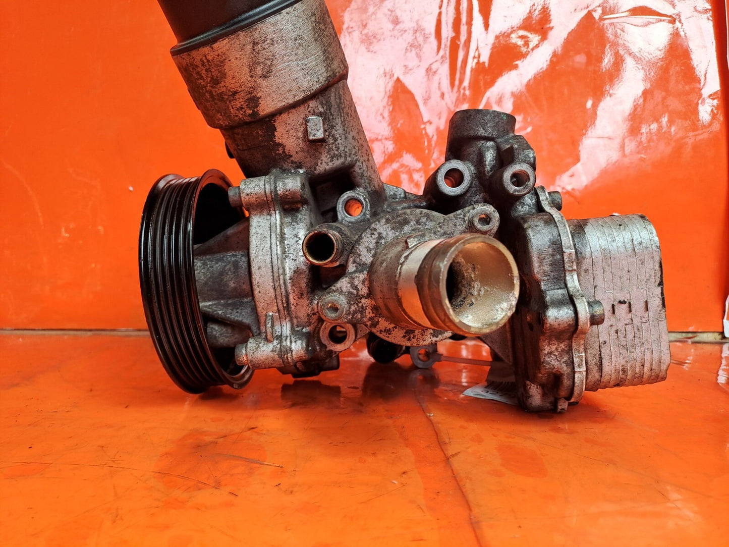 ✅2016 SSANGYONG TIVOLI ElX 1.6D WATER PUMP OIL FILTER HOUSING A6731800065 A279 - Image 7