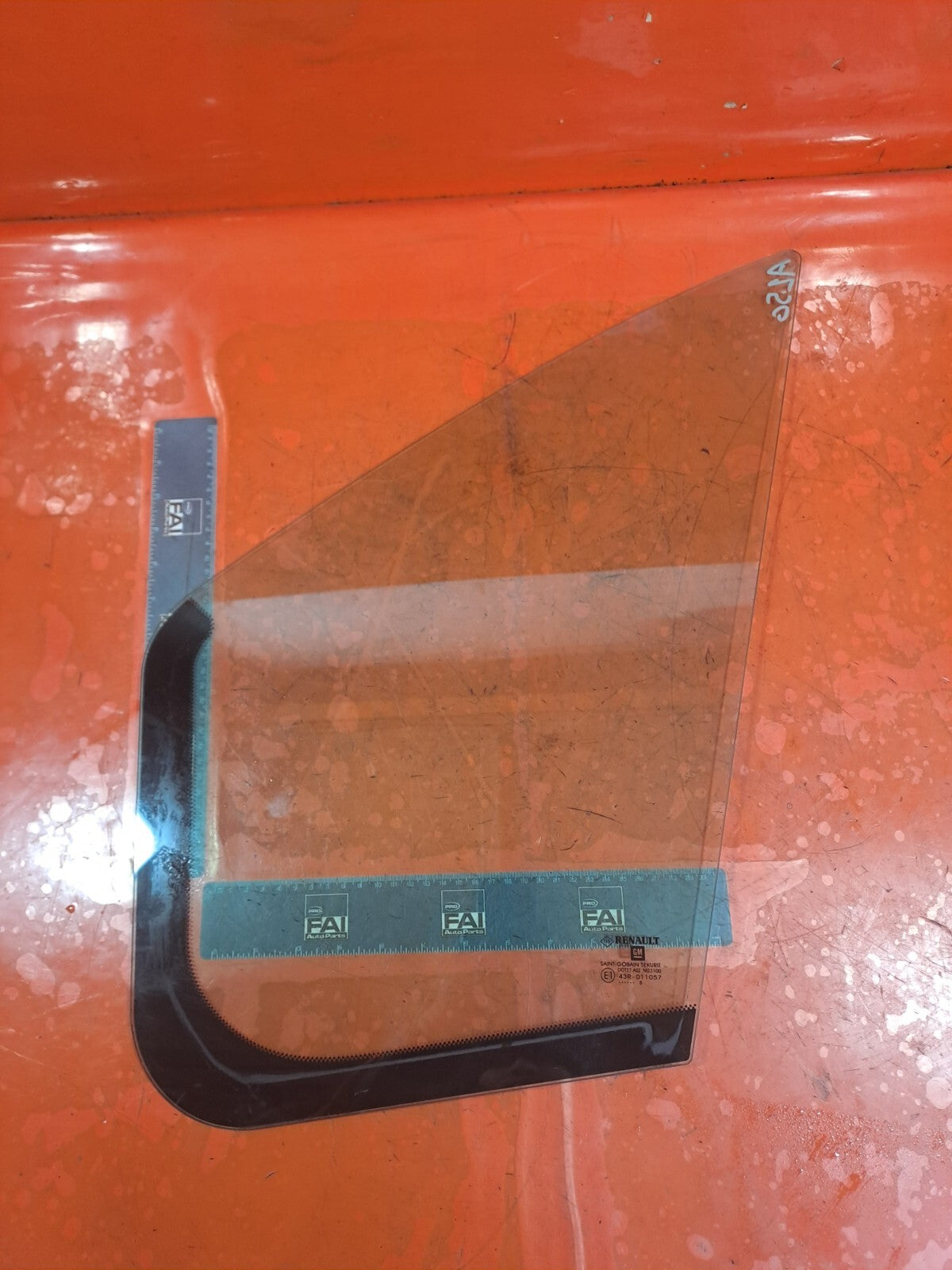 ✅RENAULT TRAFIC MK3 Sl27 1.6 DIESEL 2015 FRONT LEFT DOOR QUARTER WINDOW GLASS - Image 3