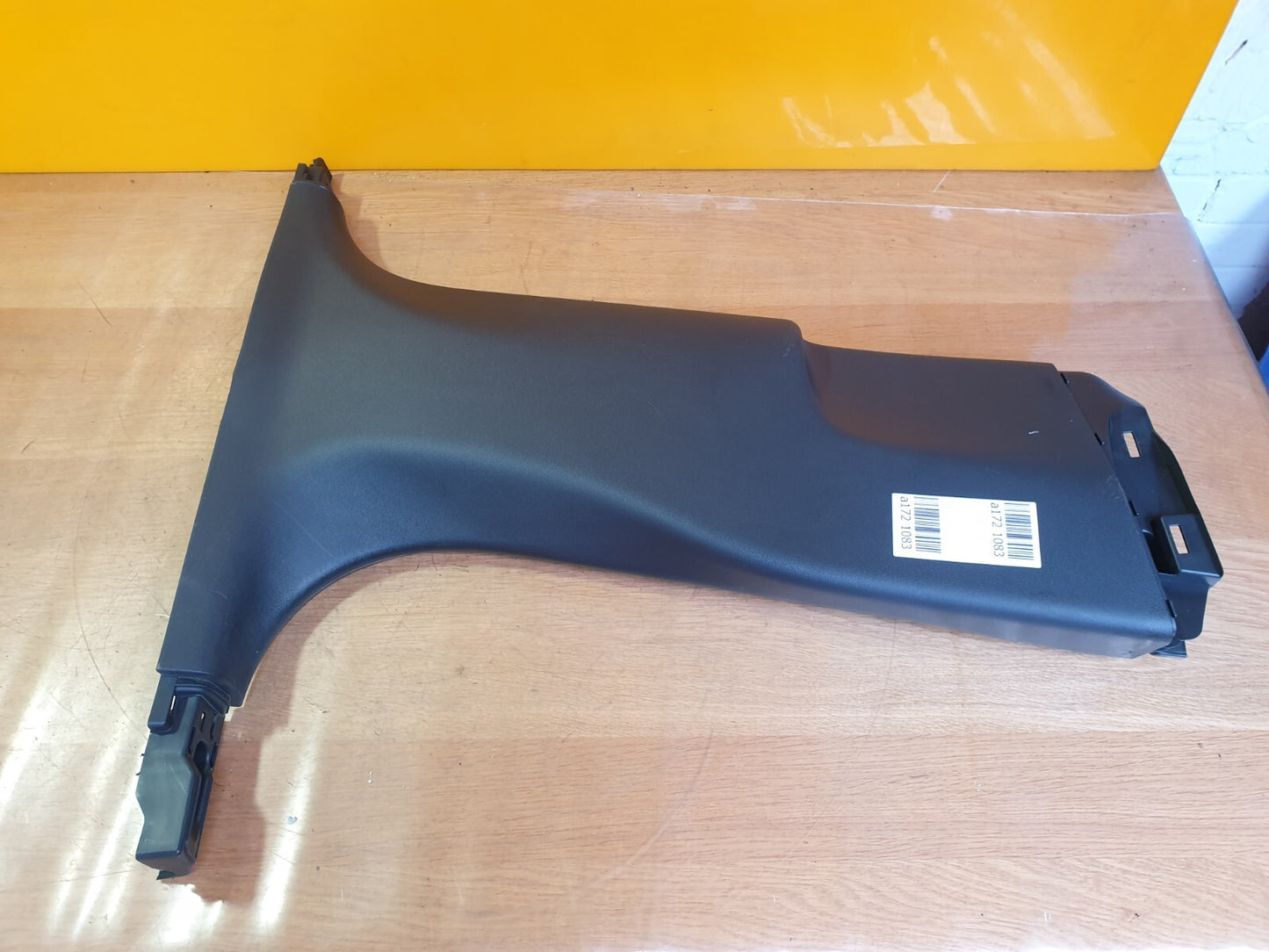 ✅2022 TESLA MODEL Y RIGHT SIDE B PILLAR TRIM 1494624 + WARRANTY A172 - Image 1