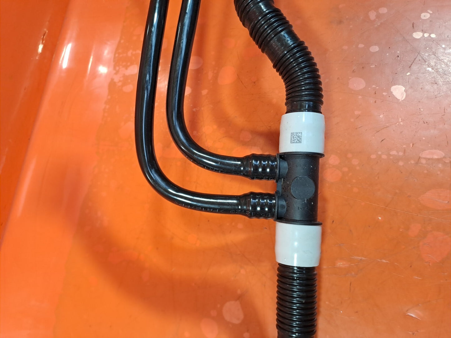 TESLA MODEL 3 LONG 2024 WATER COOLANT HOSE PIPES 1126916-00-B 1836499-00-A A207 - Image 5
