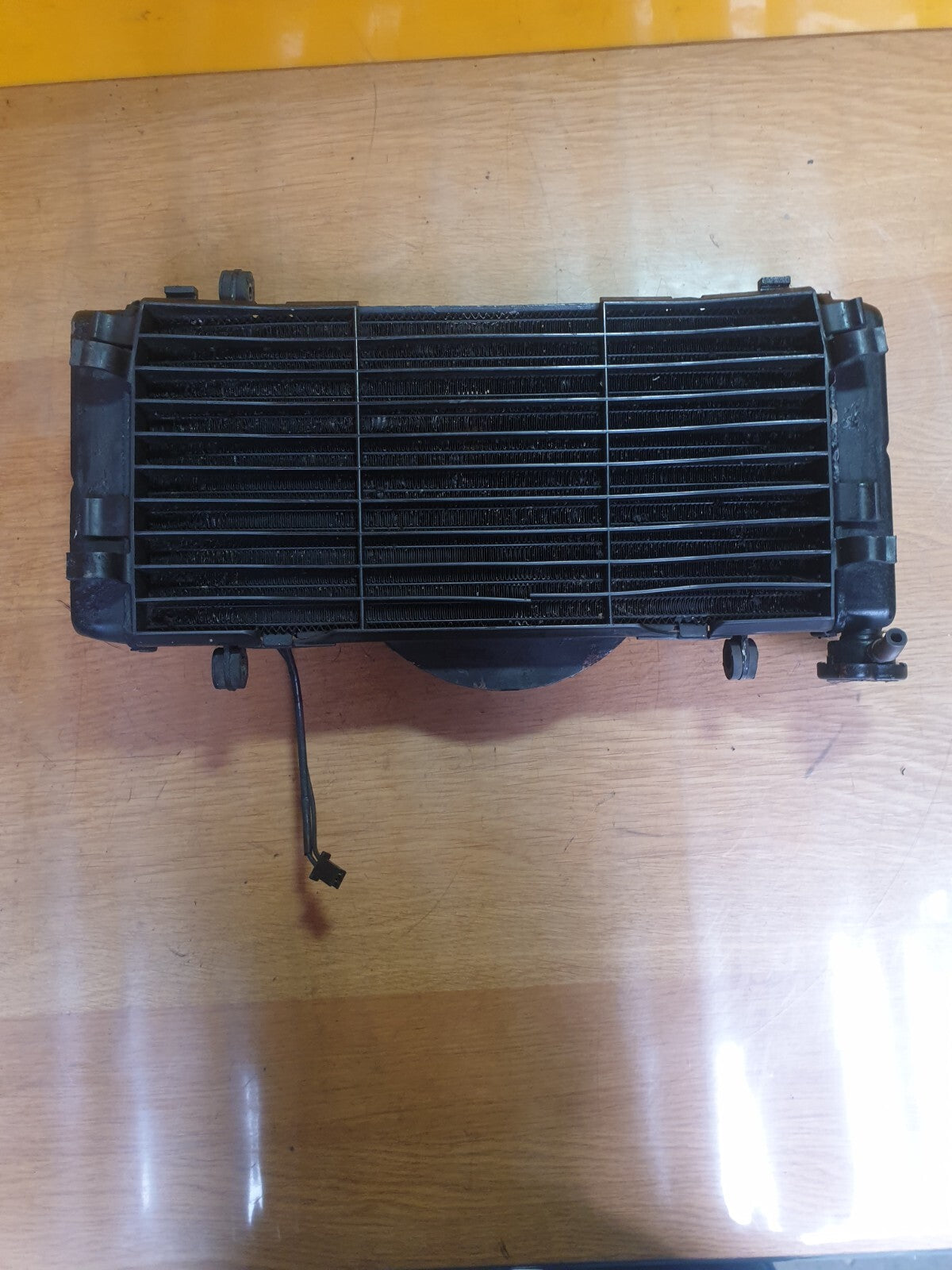 HONDA VFR750 1995 PETROL COOLING RADIATOR WITH FAN SSW96100E Warranty A182 - Image 2