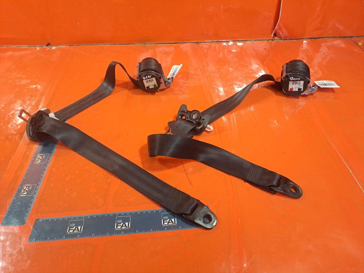 ✅2010 LAND ROVER DISCOVERY 4 L319 REAR SEAT BELTS PAIR + WARRANTY A265 - Image 5