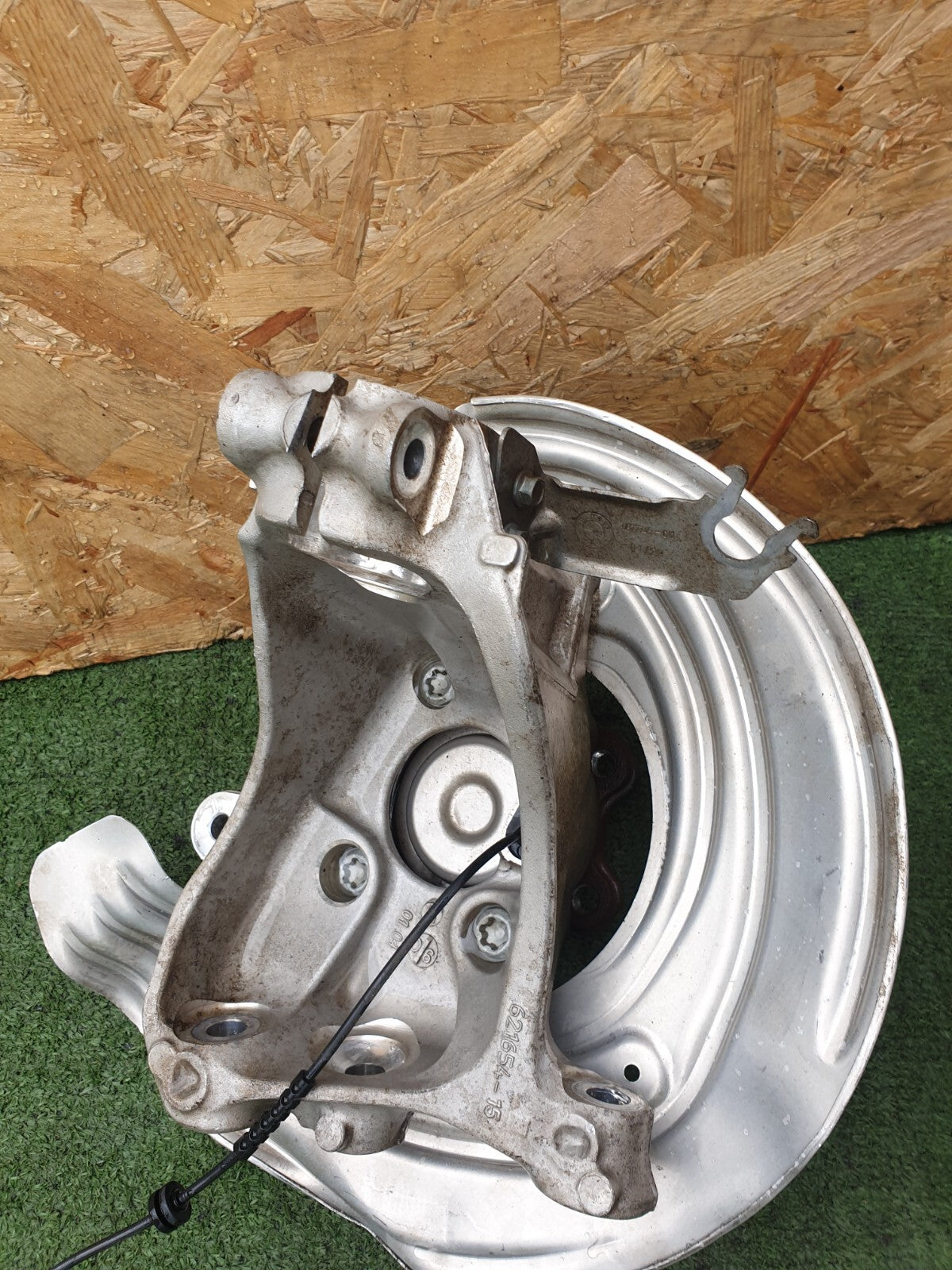 BMW Z4 G29 sDrive20i 2.0 PETROL 2023 FRONT LEFT WHEEL HUB SPINDLE 6871337 621654 - Image 7