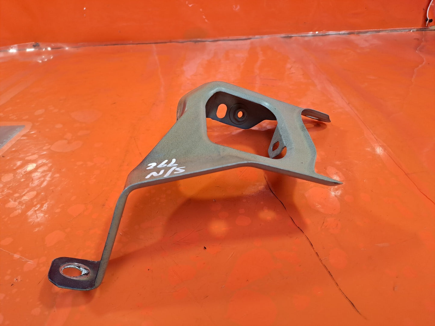 ✅2020 TESLA MODEL 3 FENDER SUPPORT BRACKET LEFT 1066017-00-D + WARRANTY A266 - Image 2