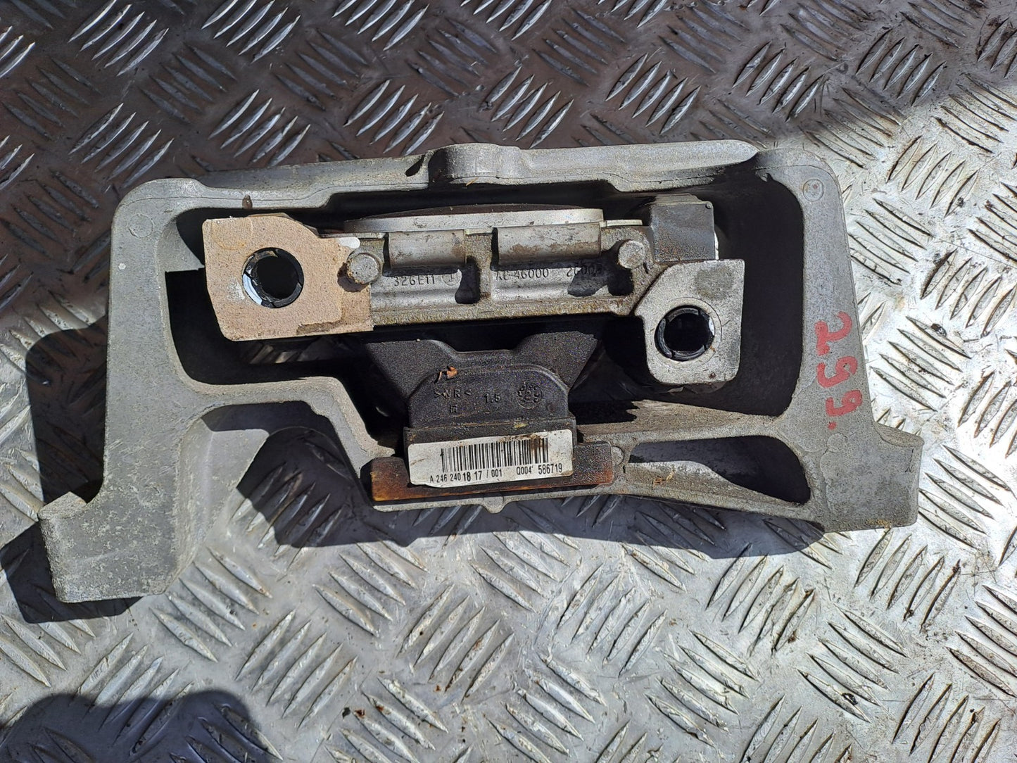 ✅MERCEDES B180 W246 1.8 DIESEL 2012 ENGINE MOUNT A2462401817 Warranty A299 - Image 2