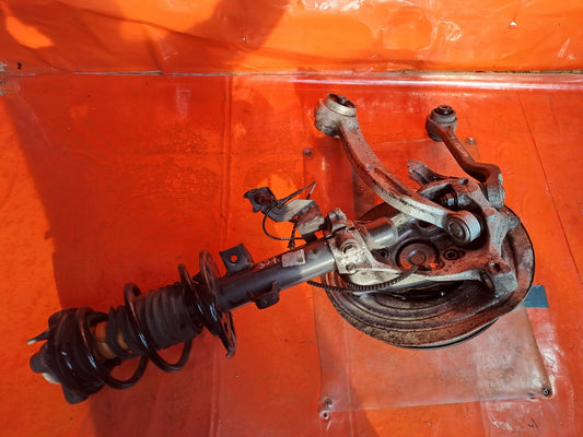 ✅BMW G20 320I 2.0 PETROL 2021 FRONT RIGHT SUSPENSION LEG HUB 22325818 6999956 - Image 2