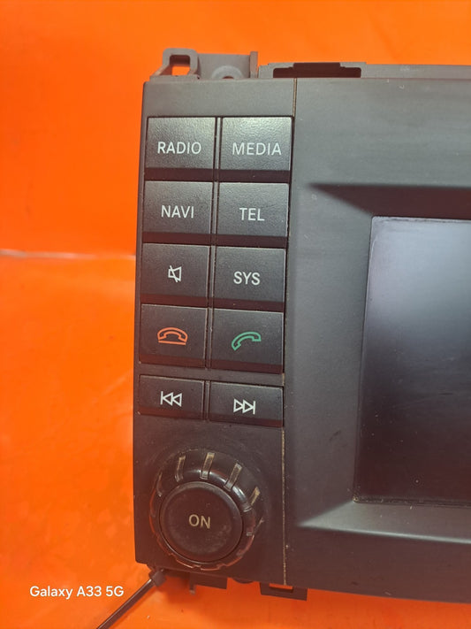 ✅Volkswagen Crafter CR35 2015 2.0 Diesel RADIO MEDIA STEREO SAT NAV UNIT A275 - Image 2