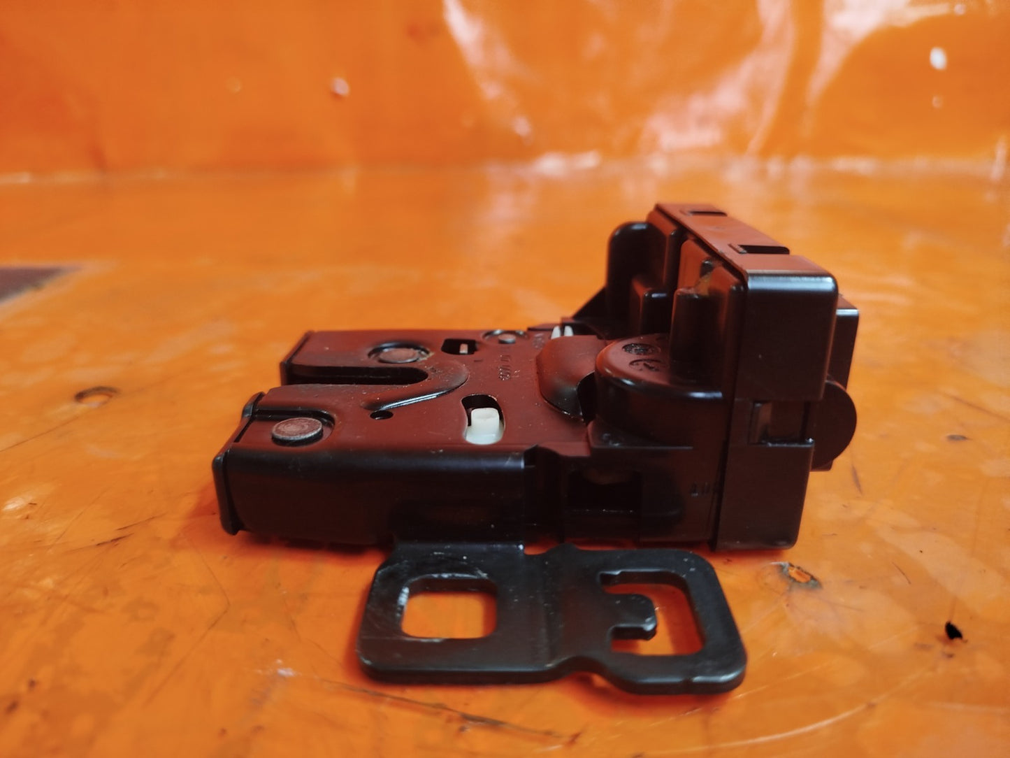 ✅LAND ROVER RANGE ROVER L320 2.7 DIESEL 2007 TAILGATE BOOT LID WINDOW LOCK A284 - Image 6