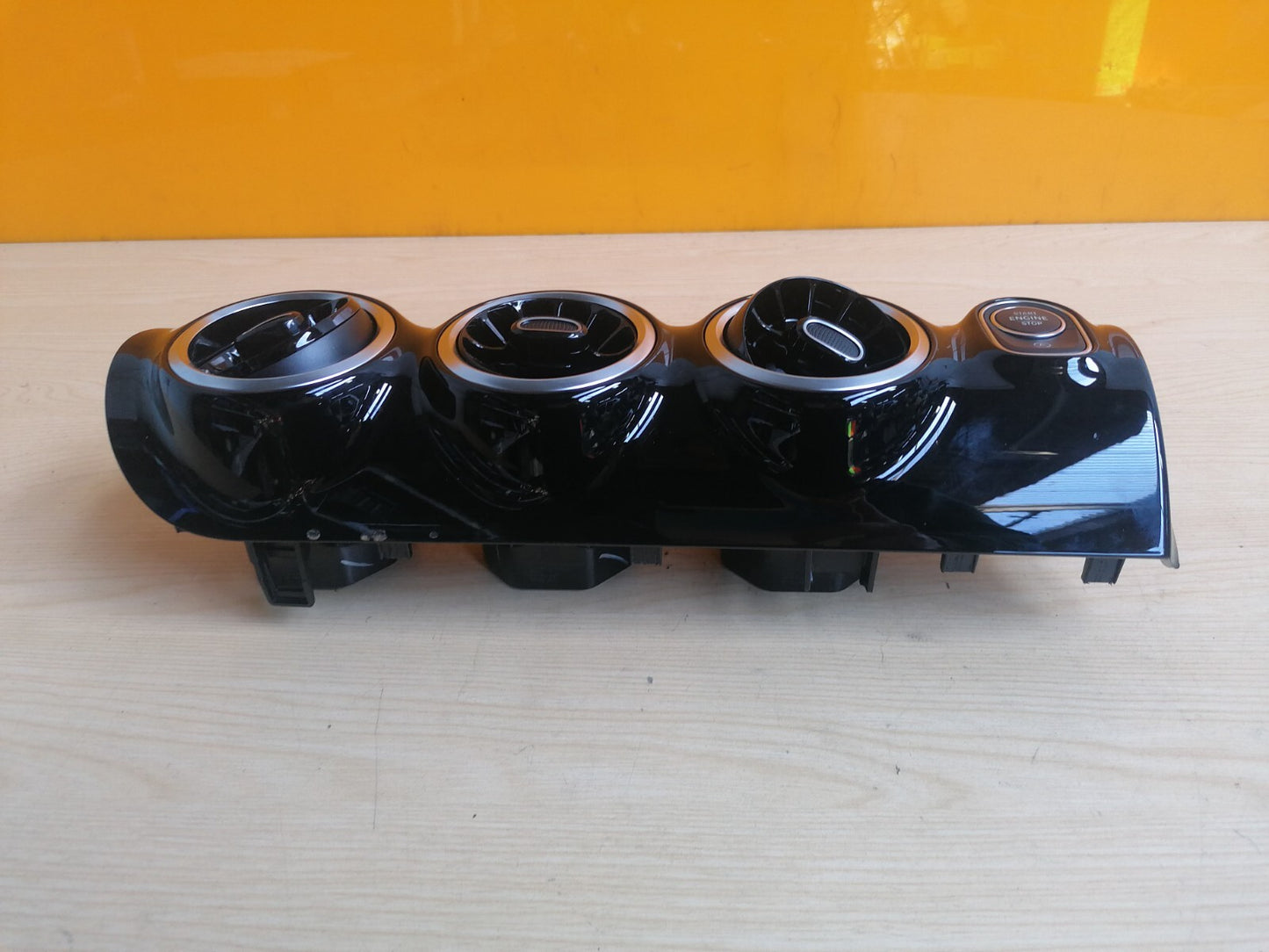 ✅2020 MERCEDES A CLASS W177 1.3P FRONT DASHBOARD AIR VENT A1776800001 A050 - Image 2