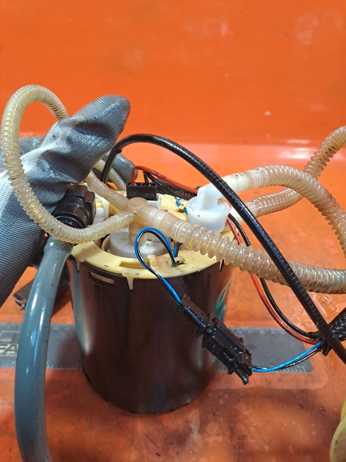 ✅2011 LAND ROVER DISCOVERY 4 L319 3.0D FUEL PUMP SENDER UNIT AH22-9039-BD A239 - Image 12