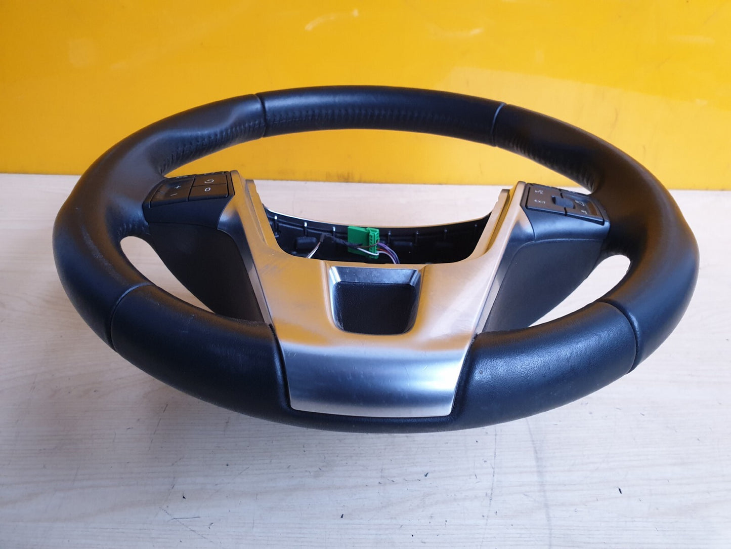 2018 VOLVO V40 Multifunction Steering Wheel 34220710A 34220709A X00 - Image 5