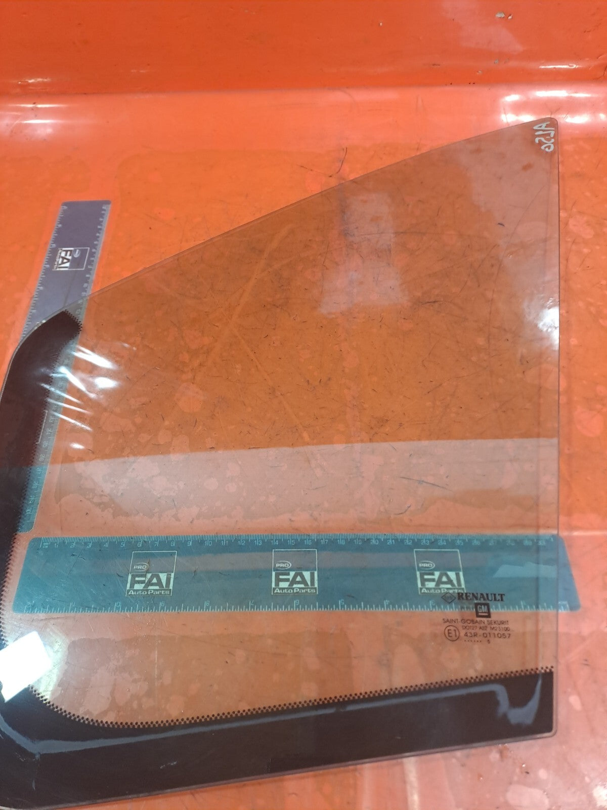 ✅RENAULT TRAFIC MK3 Sl27 1.6 DIESEL 2015 FRONT LEFT DOOR QUARTER WINDOW GLASS - Image 4