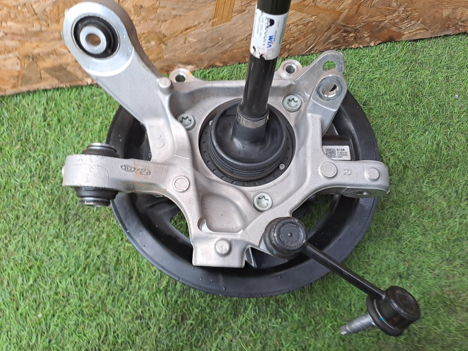 Hyundai Ioniq 5 Namsan 2024 Rear Right Wheel hub & Drive Shaft 49801-GI100 A226 - Image 10