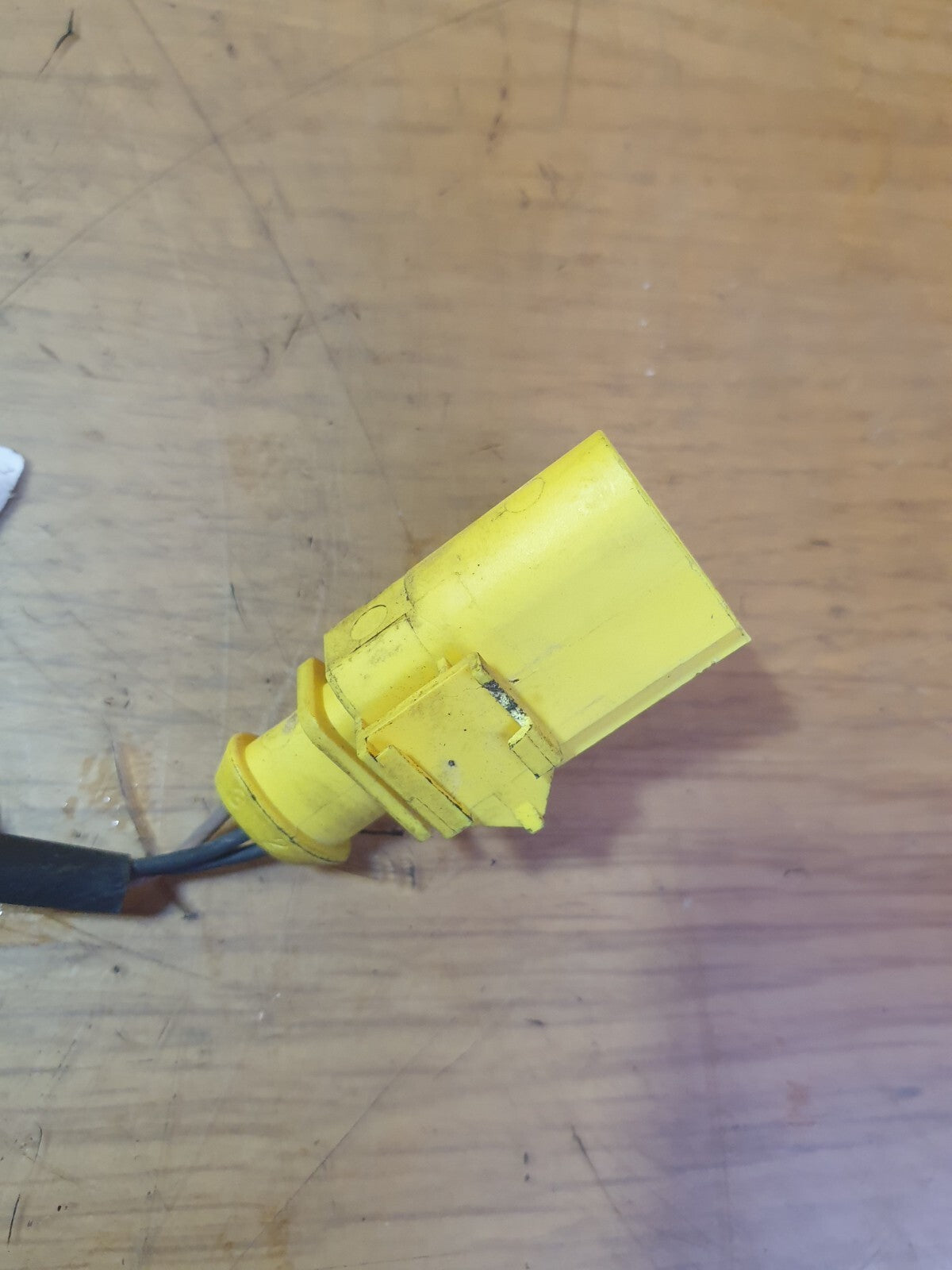 AUDI A3 E-TRON 1.4 PETROL 2015 FRONT RIGHT OR LEFT SIDE BONNET HINGE 8V0823823F - Image 7