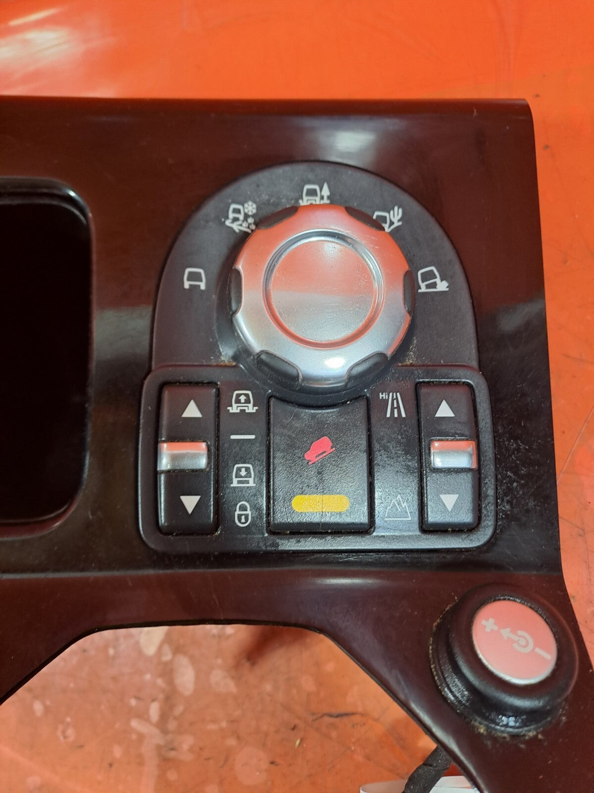 ✅2010 LAND ROVER DISCOVERY 4 L319 SUSPENSION CONTROL SWITCH PANEL AH22-14B596-AC - Image 2