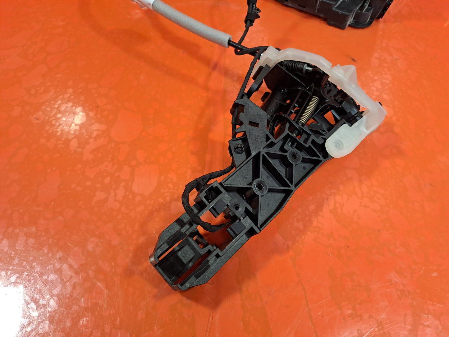 Cupra Leon VZ2 2023 1.4 Petrol FRONT LEFT DOOR LOCK MECHANISM C5D-5TC837015D - Image 2