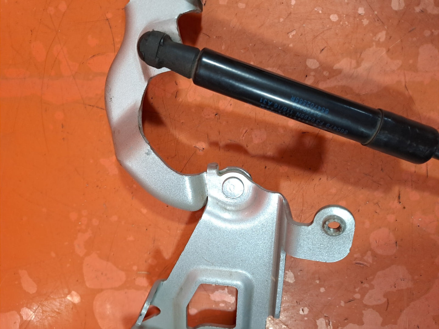✅Renault Trafic III Sl27 Sport 2016 1.6 Diesel BONNET HINGE &STRUT &BRACKET A256 - Image 11