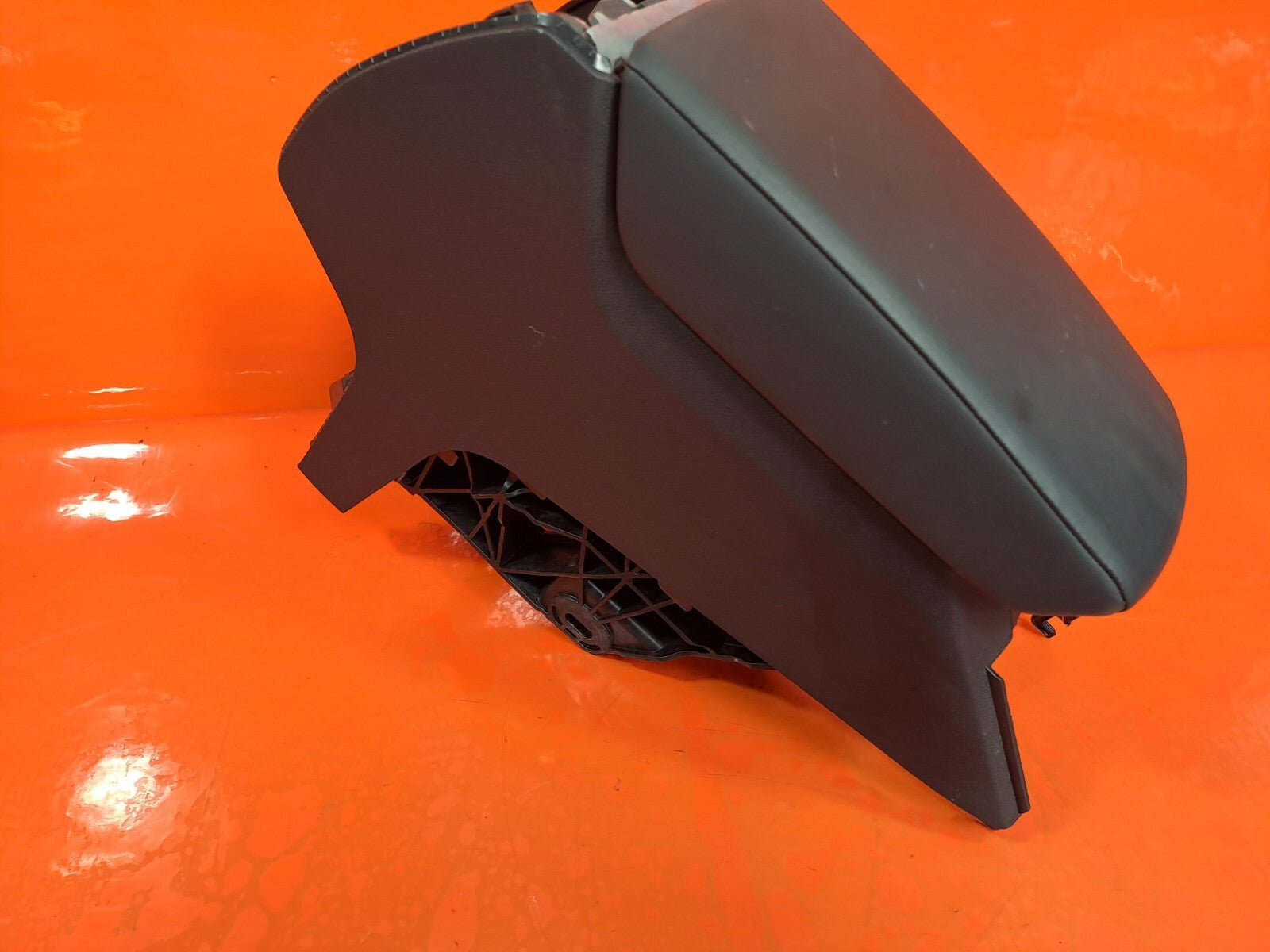 Cupra Leon VZ2 2023 1.4 Petrol ArmRest Assembly 5FA864207C Warranty A227 - Image 2