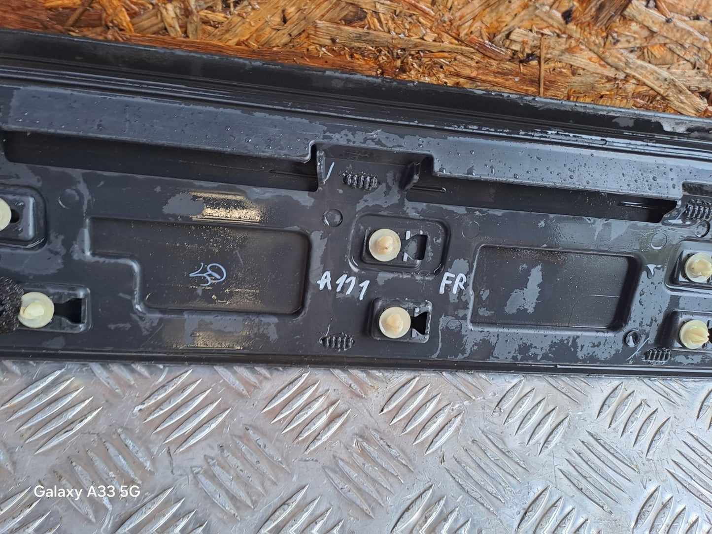 ✅Land Rover Discovery Sport Se Tech Td4 2.0 D 2016 FRONT RIGHT DOOR MOULDING - Image 12