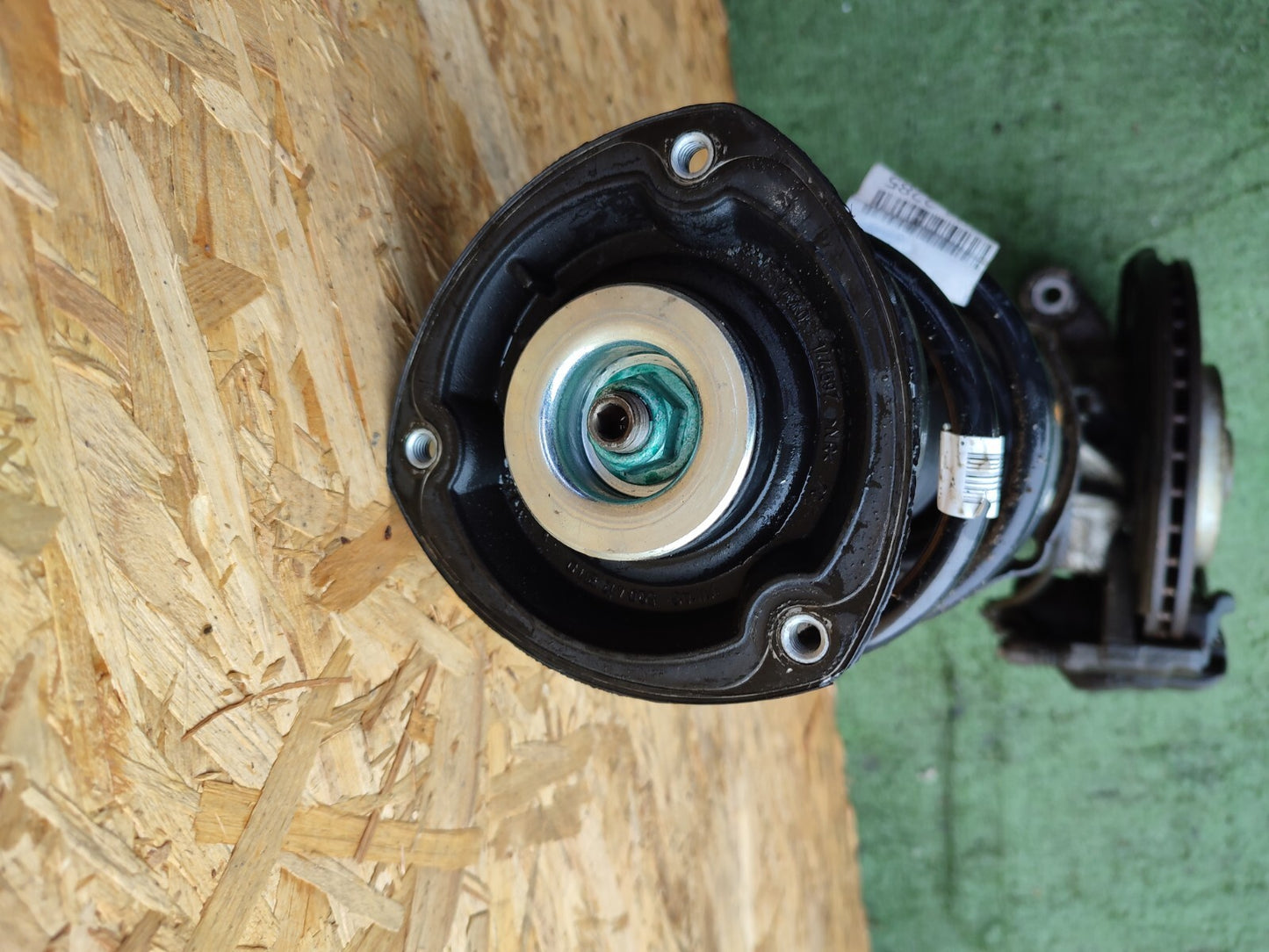 ✅Audi A3 E-Tron 2015 1.4 Petrol FRONT LEFT SUSPENSION LEG HUB 5Q0407251A A204 - Image 7