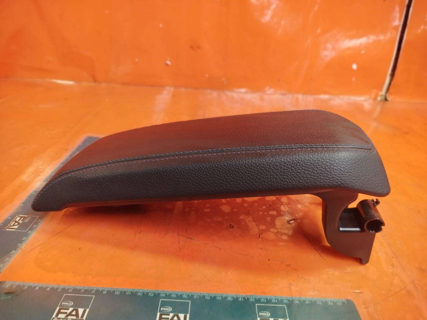 ✅BMW 220D M SPORT F44 2.0 DIESEL 2023 CENTRE CONSOLE LEATHER ARMREST Warranty - Image 5