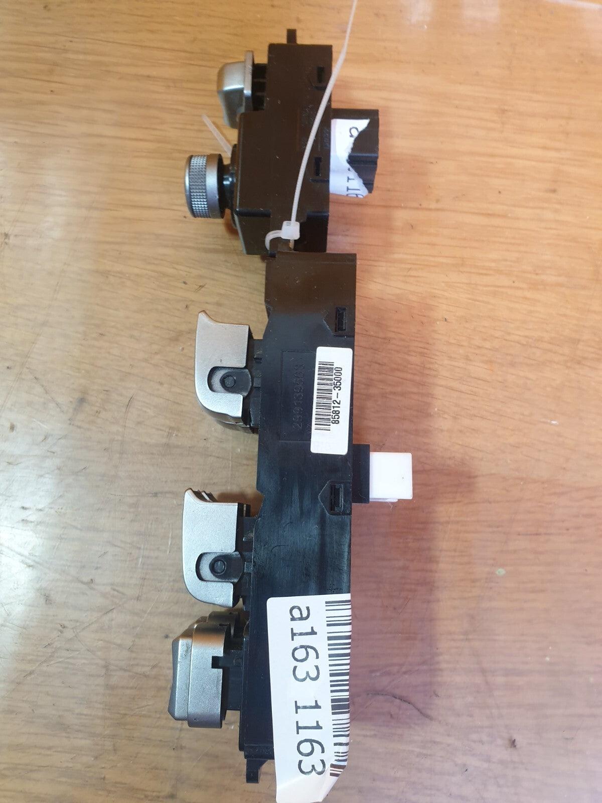 ✅2016 SSANGYONG TIVOLI XLV FRONT RIGHT ELECTRIC WINDOW SWITCH 85812-35000 A163 - Image 6