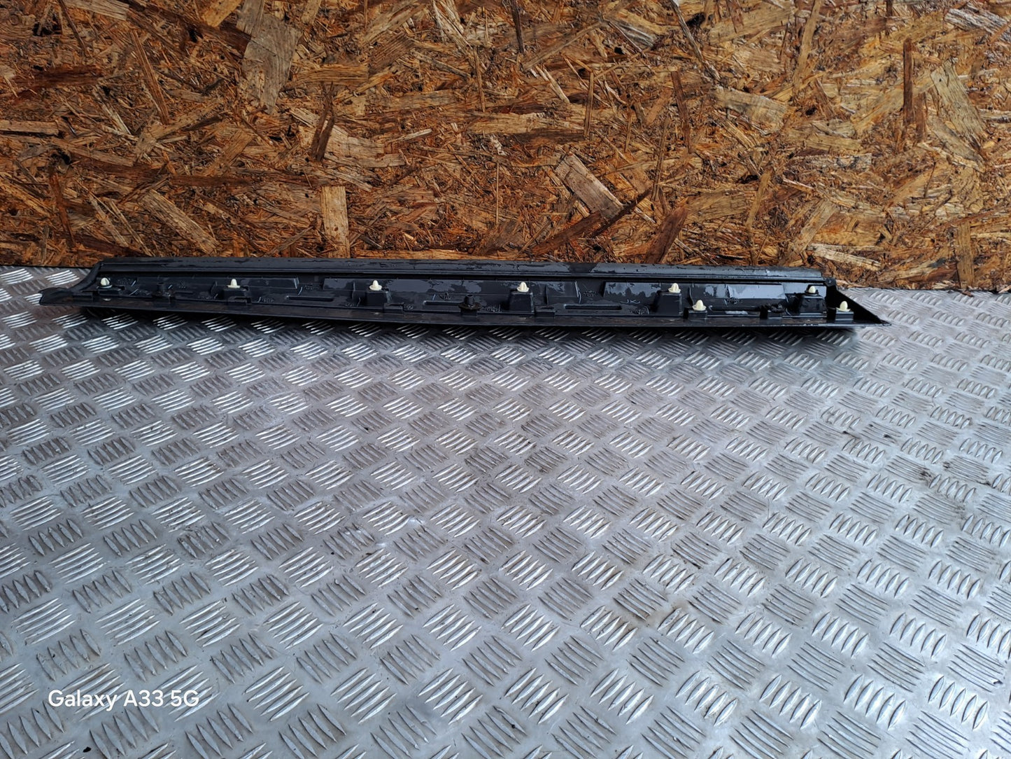 ✅Land Rover Discovery 2.0D 2018 FRONT LEFT DOOR MOULDING HY32-21065-AD Warranty - Image 8