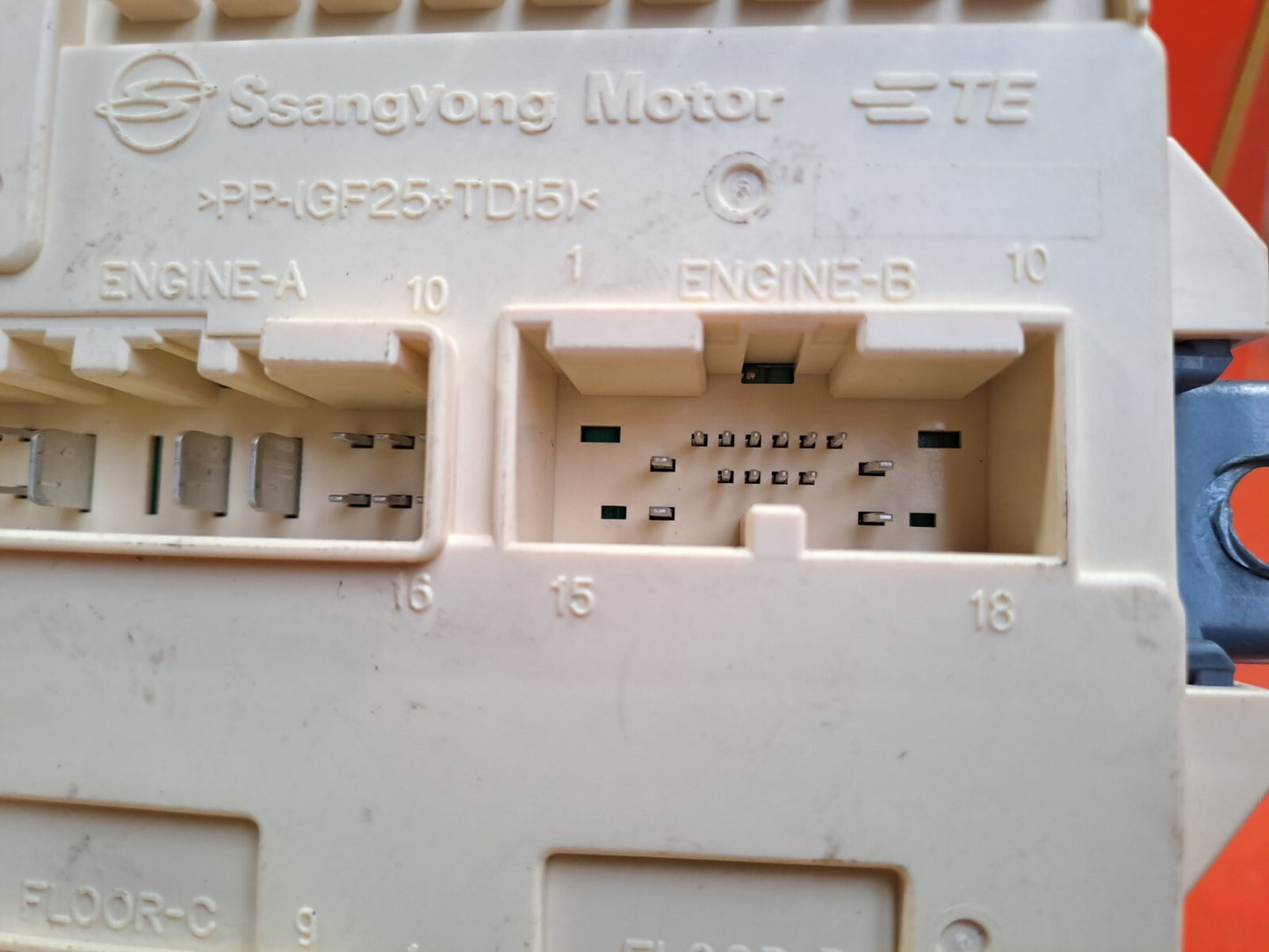 2015 SSANGYONG TIVOLI ELX 1.6P RELAY FUSE BOX 82150-35240 + WARRANTY A221 - Image 12