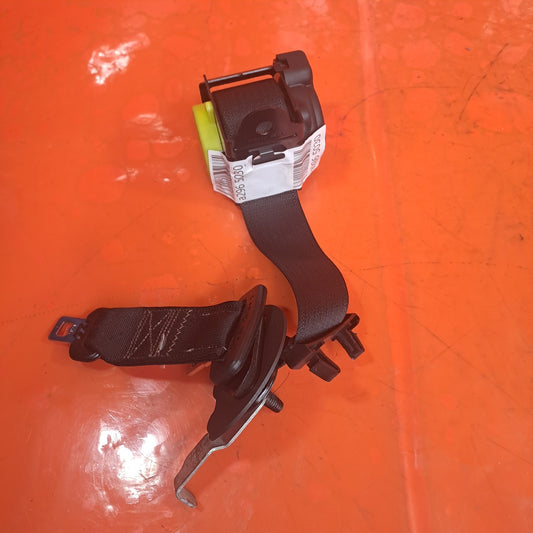 ✅Ford Galaxy Zetec 2017 2.0 Diesel Rear Centre 2rd Row Seat Belt EM2B-U613E58-AE - Image 2