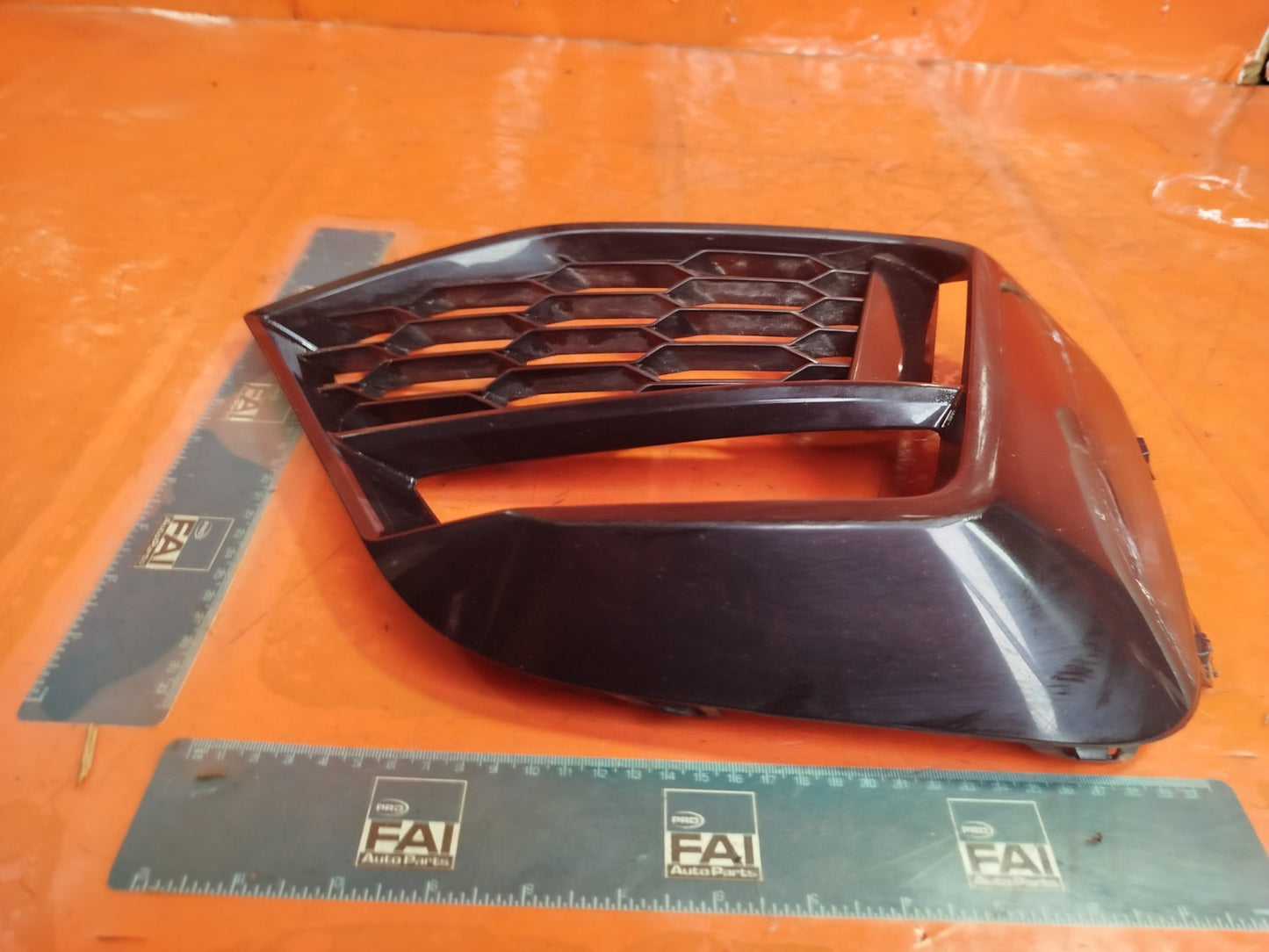 ✅BMW 220D M SPORT F44 2.0 DIESEL 2023 FRONT RIGHT GRILL FOG LIGHT TRIM 8075488 - Image 2