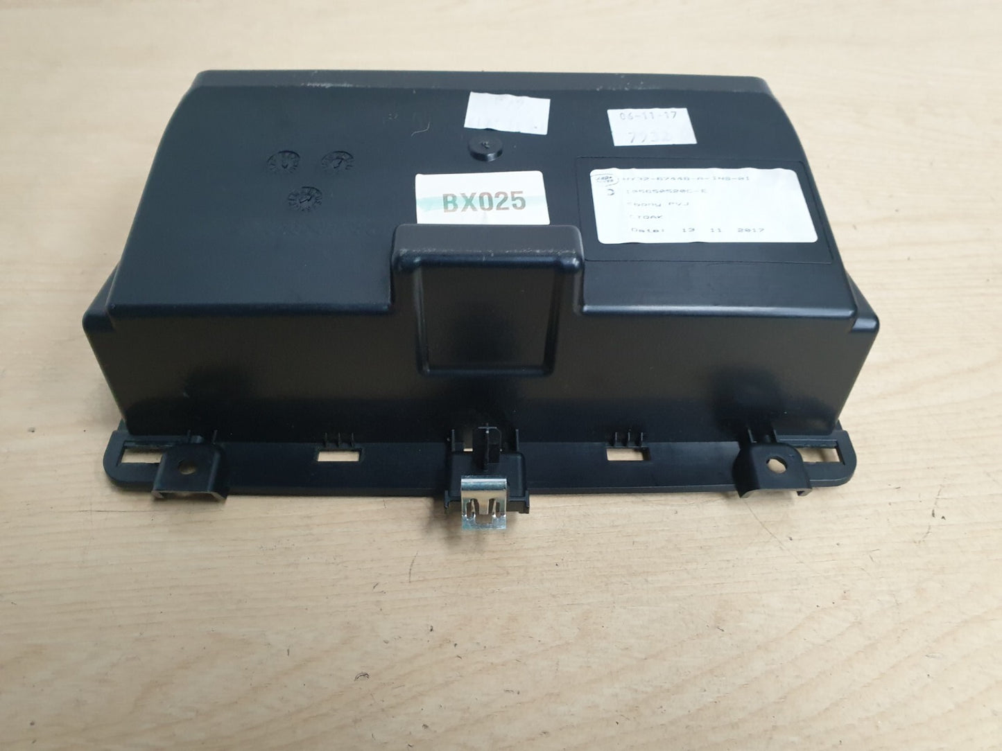 LAND ROVER DISCOVERY 5 L462 2018 GLOVE COMPARTMENT HY3267448 A046 - Image 10