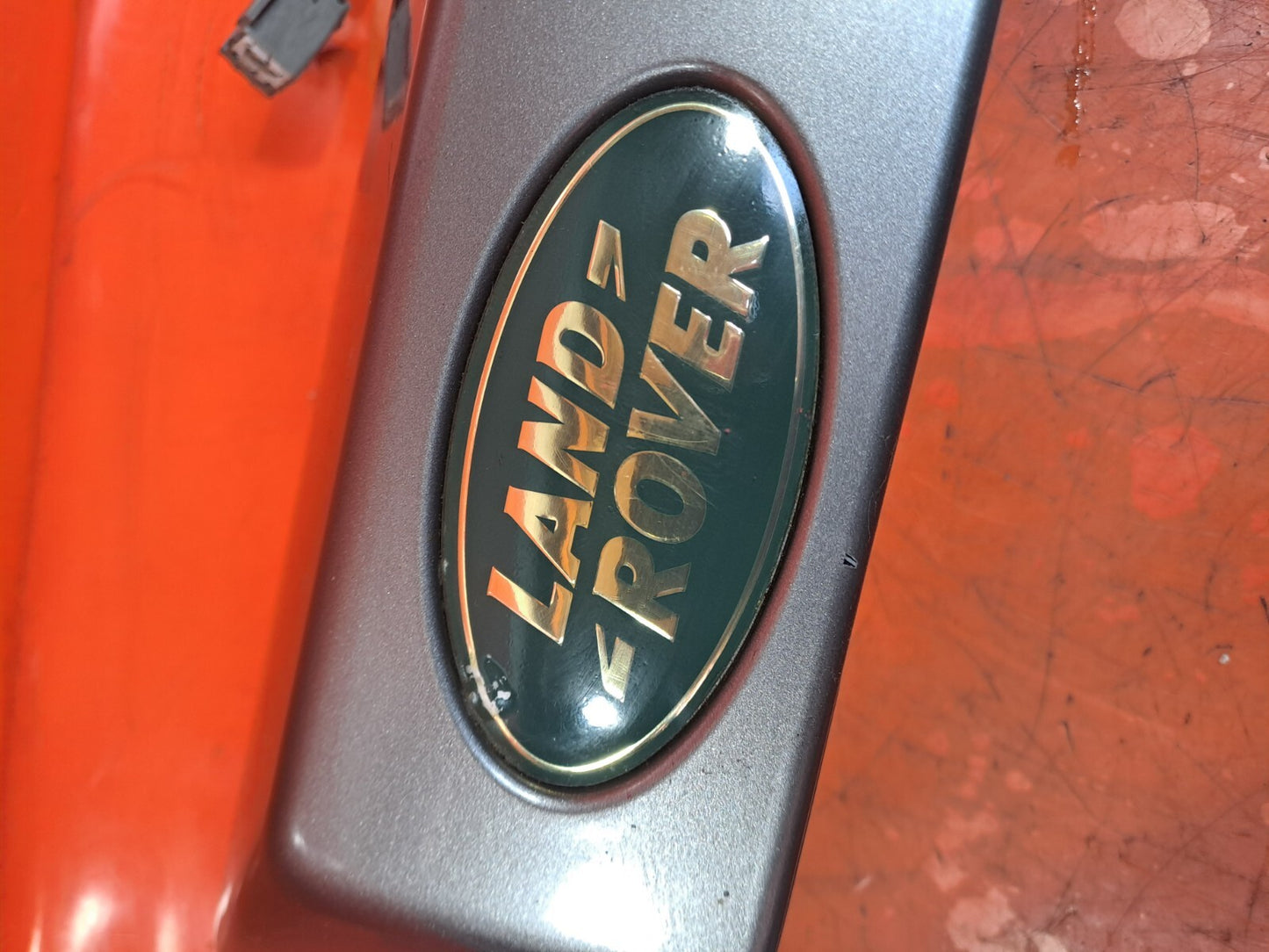 ✅2010 LAND ROVER DISCOVERY 4 L319 TAILGATE HANDLE LICENSE LIGHT AH22-431E76-BA - Image 2