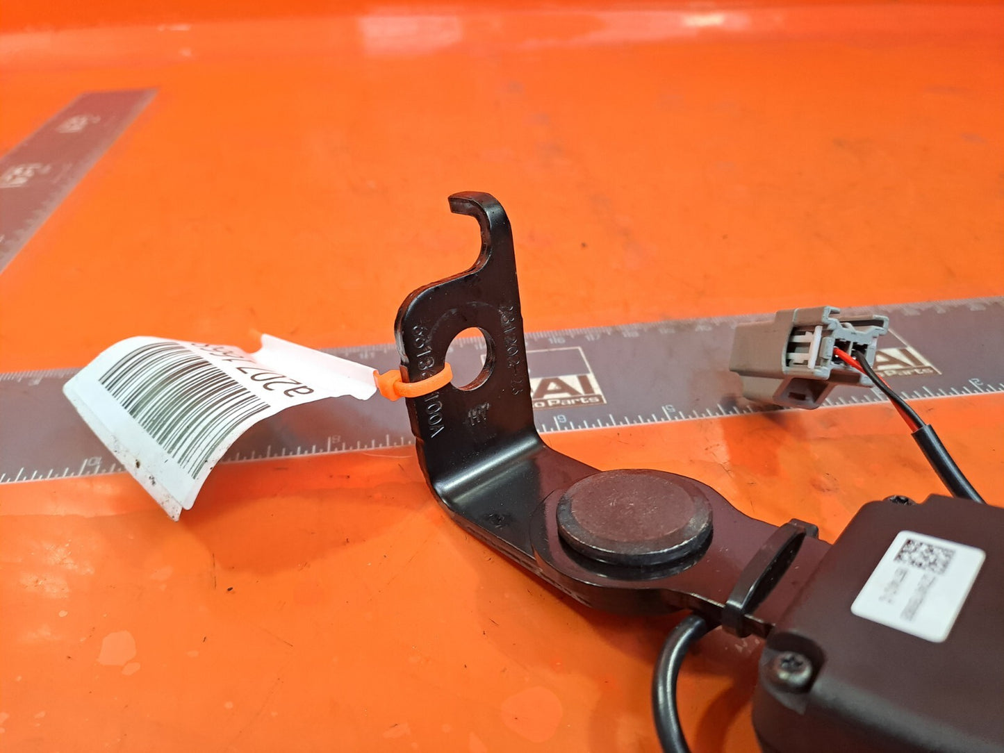TESLA MODEL 3 LONG 2024 REAR LEFT SEAT BELT BUCKLE 1857740-C1-C Warranty A207 - Image 10