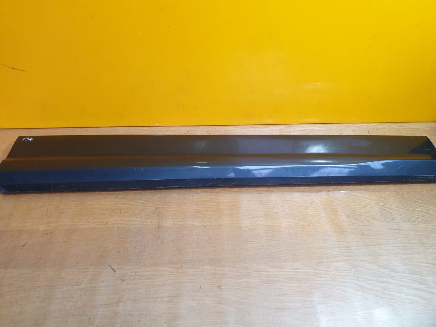✅AUDI Q2 S-LINE 1.4 PETROL 2017 FRONT RIGHT DOOR MOLDING GREY 81A853960B A134 - Image 2