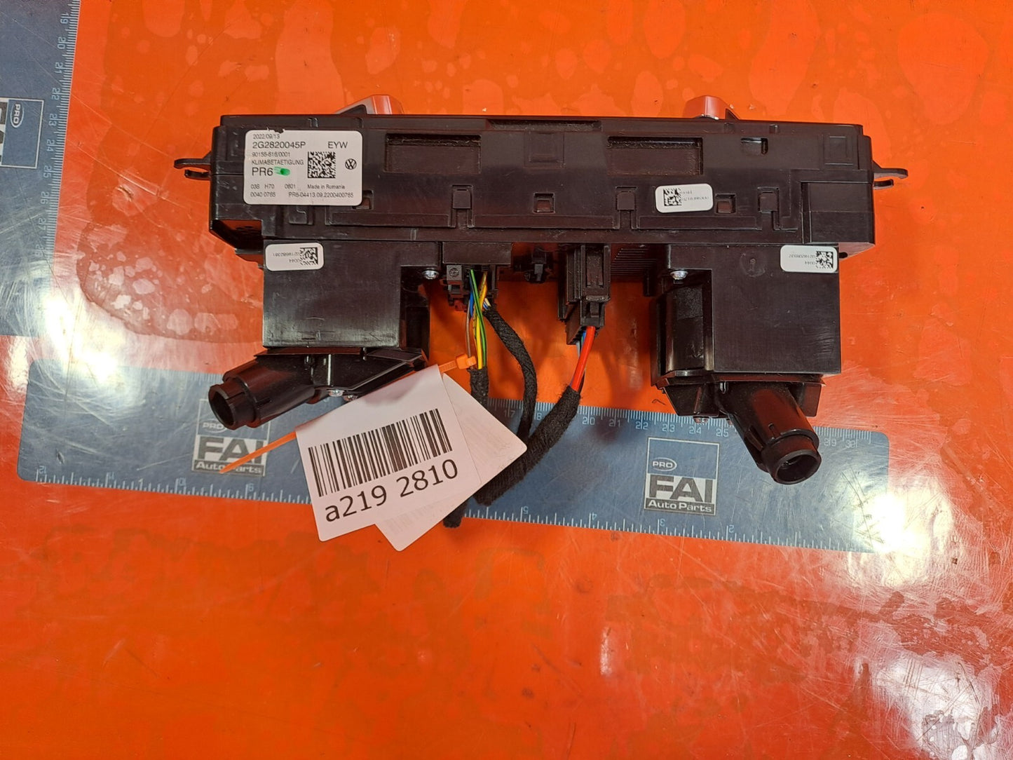 2023 VW TAIGO LIFE 1.0P A/C CLIMATE HEATER CONTROL PANEL SWITCH 2G2820045P A219 - Image 8